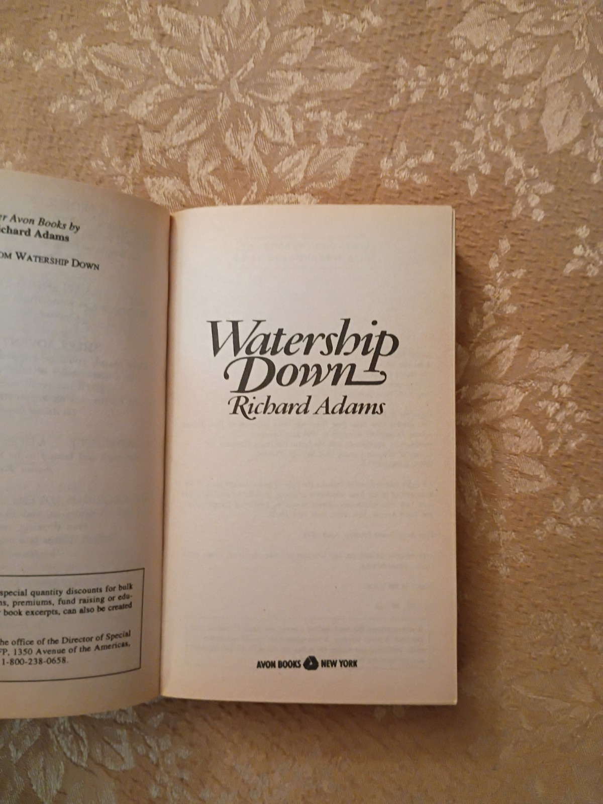 Watership Down Richard Adams 1996 Avon Classic Vintage Paperback Novel Book
