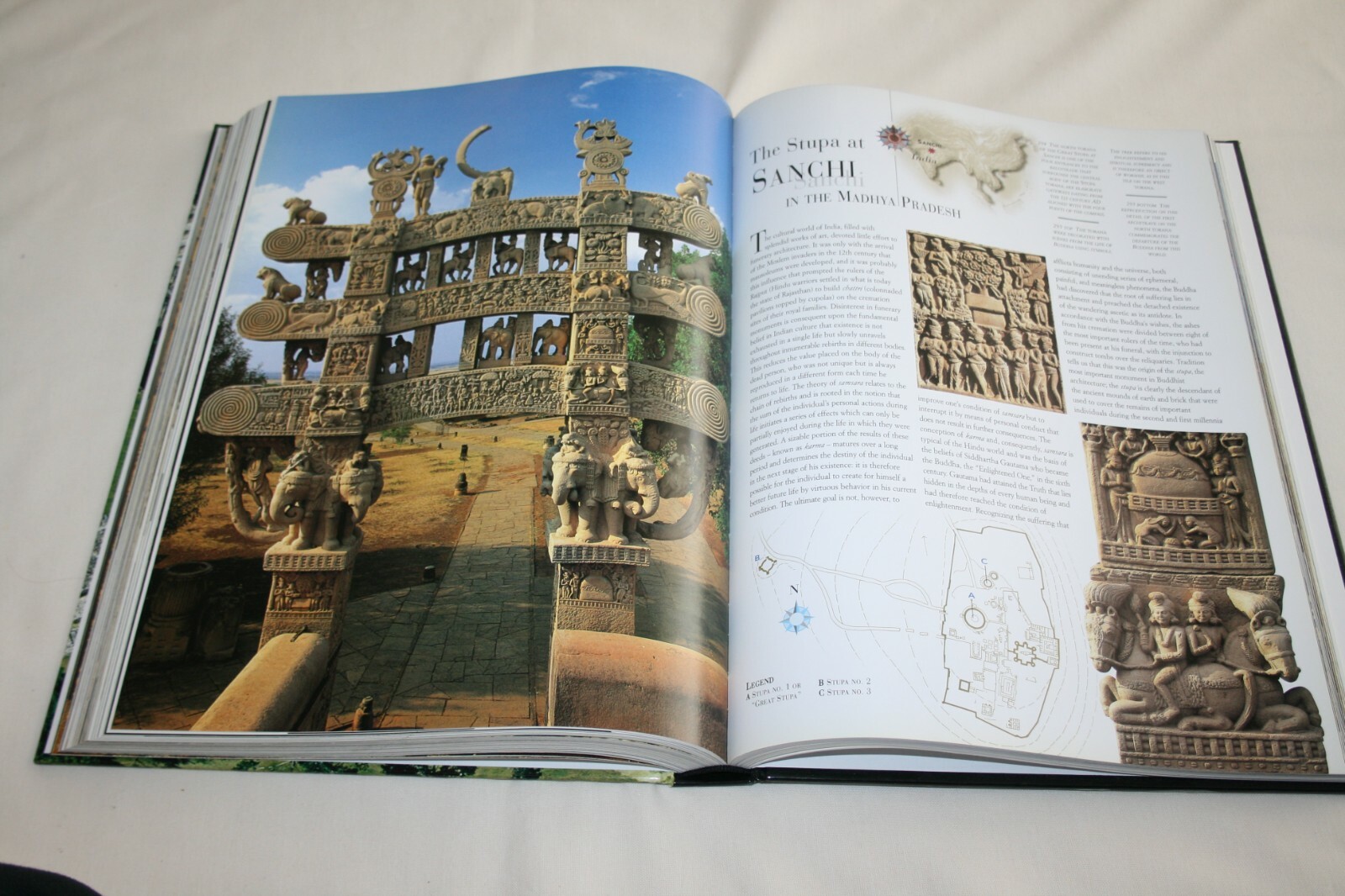 ARCHAEOLOGY TREASURES 2006 vmb Publishers Hardback 10.5″x14.5″ 432 pages LKE NEW