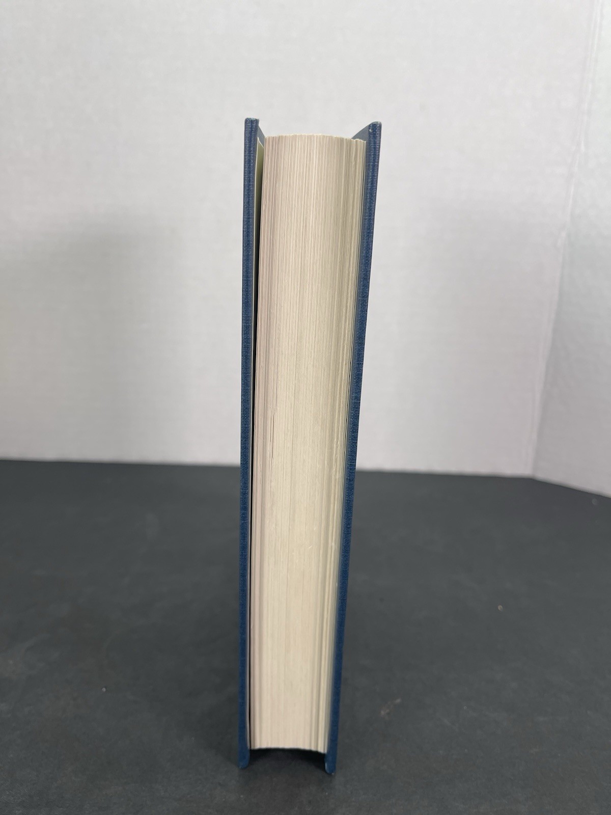 A Farewell to Arms. By Ernest Hemingway – 1998 – Hardcover, Dust Jacket