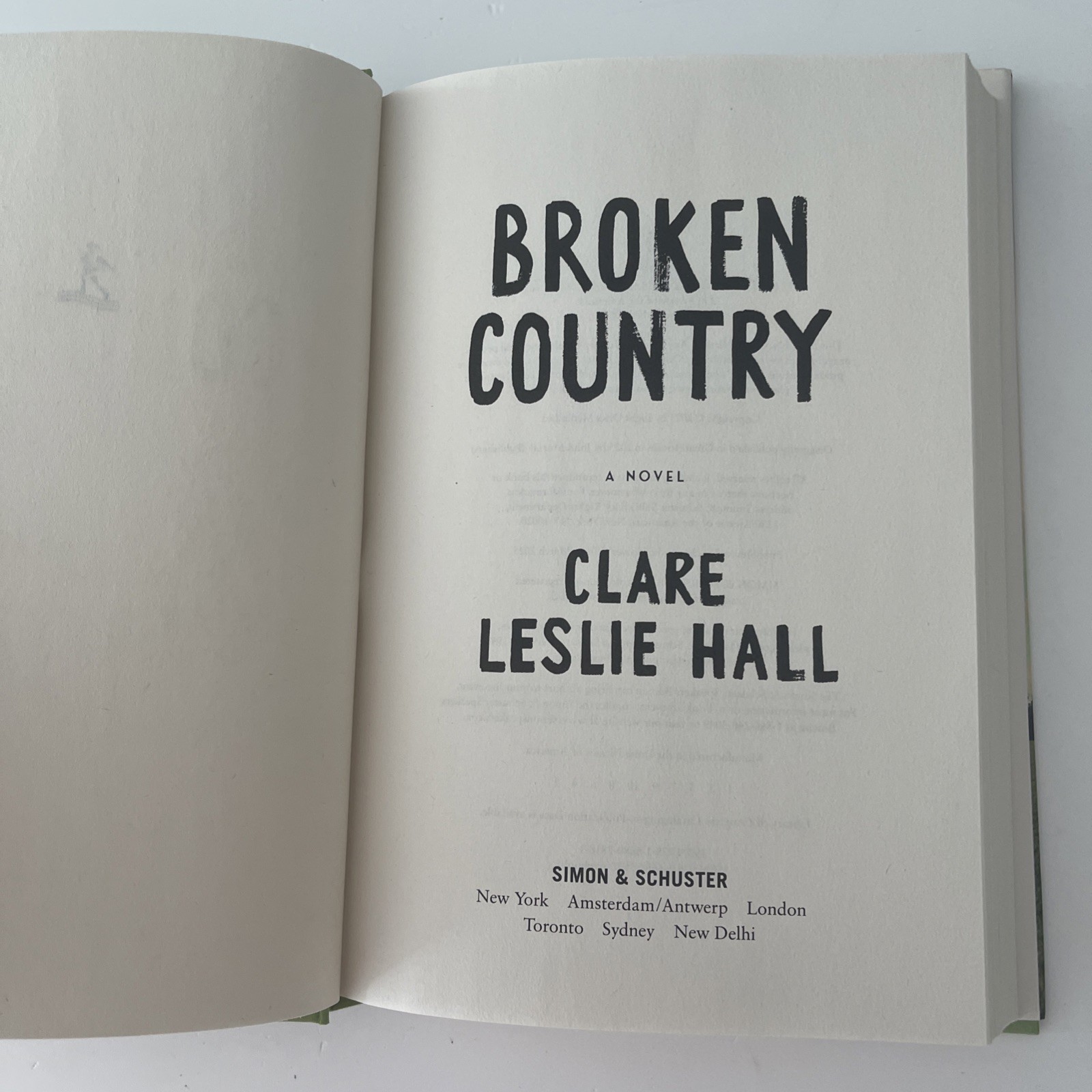 Broken Country (Reese’s Book Club) by Clare Leslie Hall (2025, Hardcover)