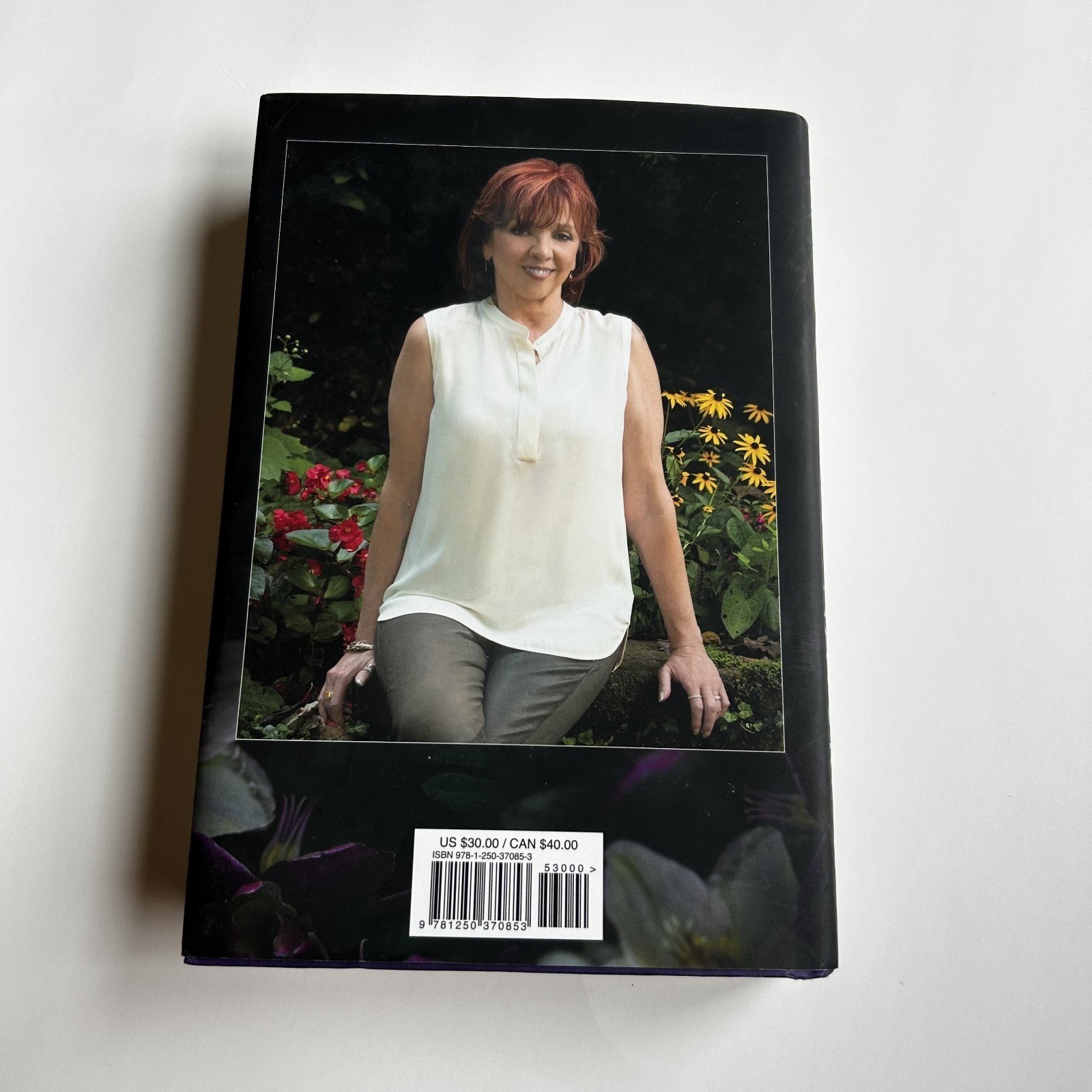 Hidden Nature Hardcover Nora Roberts Bestseller Suspense Novel Thriller 2025
