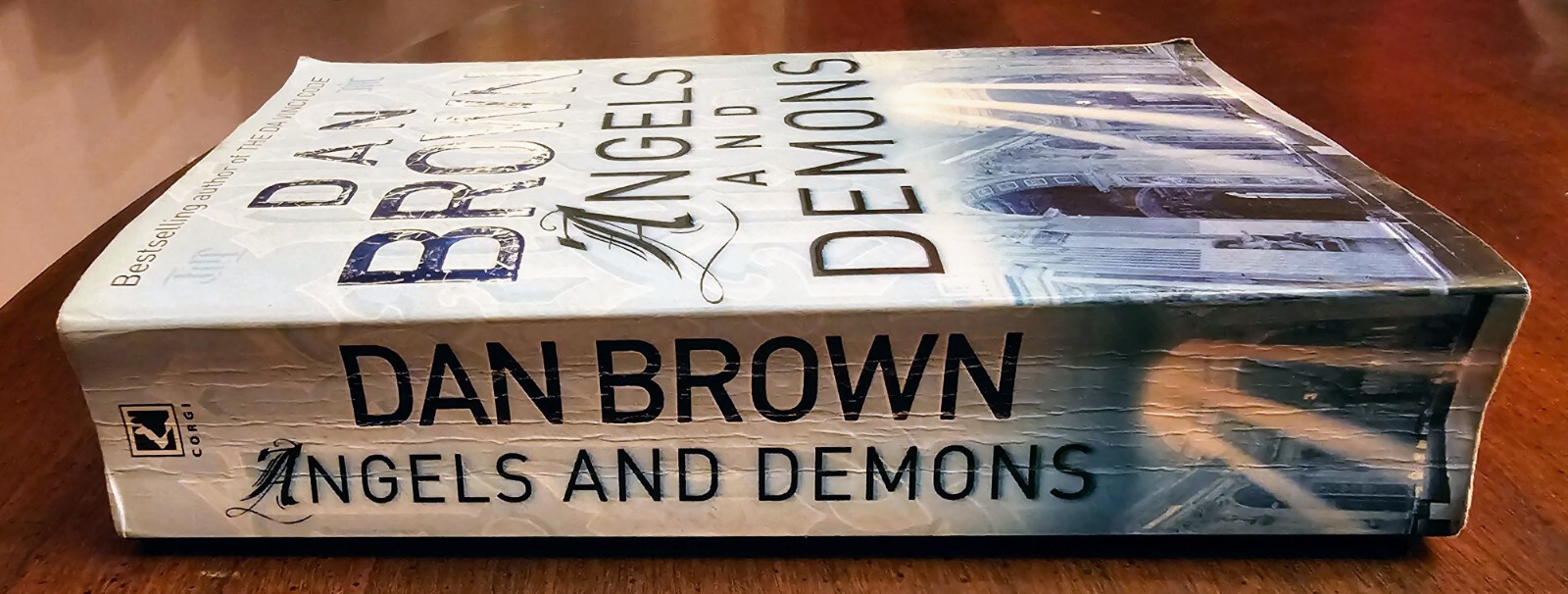 Angels and Demons by Dan Brown, Paperback, 2003, 620 Pages, Corgi Books, Perfect