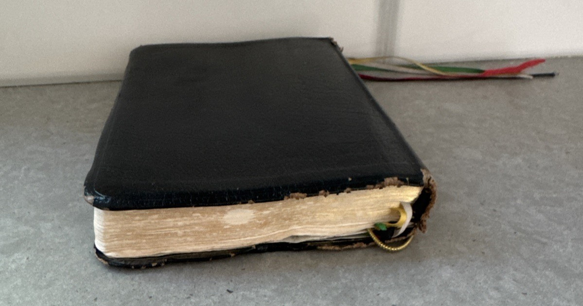 NKJV Pocket Companion Bible by Thomas Nelson #1496S Red Letters Worn Leather
