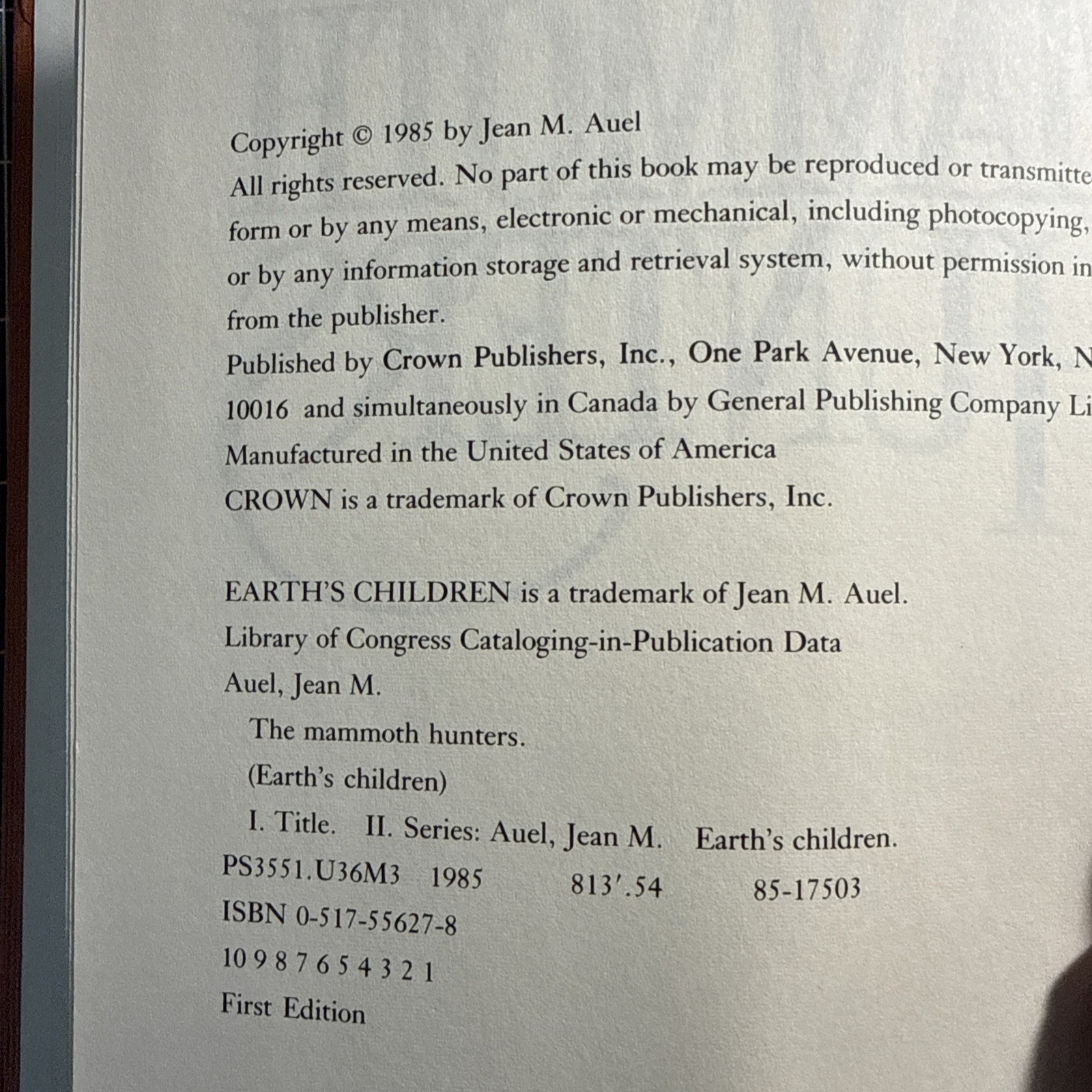 The Mammoth Hunters: Earth’s Children Hardcover Jean M. Auel