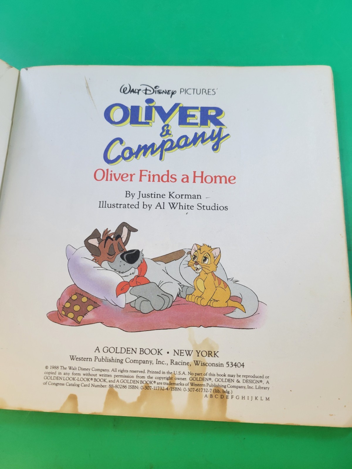 Oliver and Company: Oliver Finds a Home – Paperback (Walt Disney)