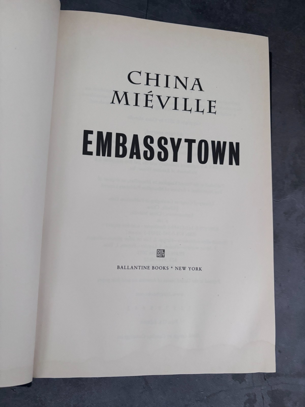 Embassytown China Mieville HC 1st Ed/1st Print Good Sci-Fi Novel