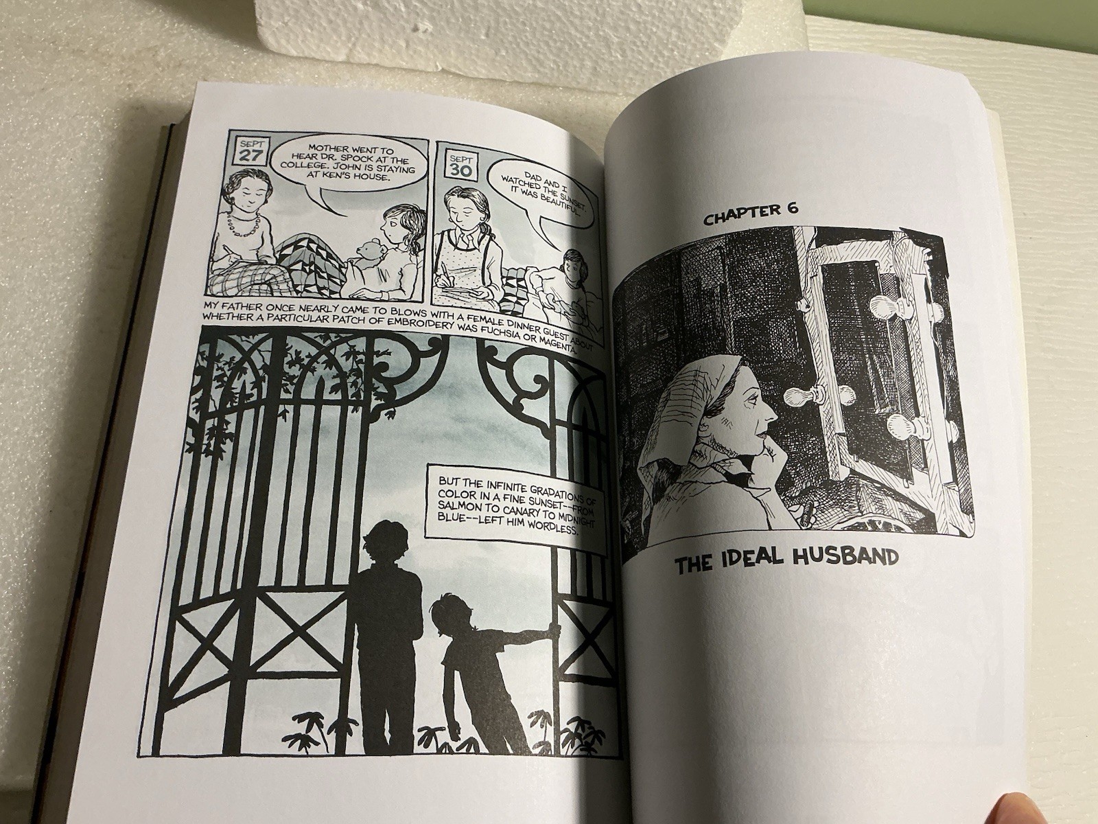 Fun Home A Family Tragicomic Graphic Novel By Alison Bechdel Paperback Like New