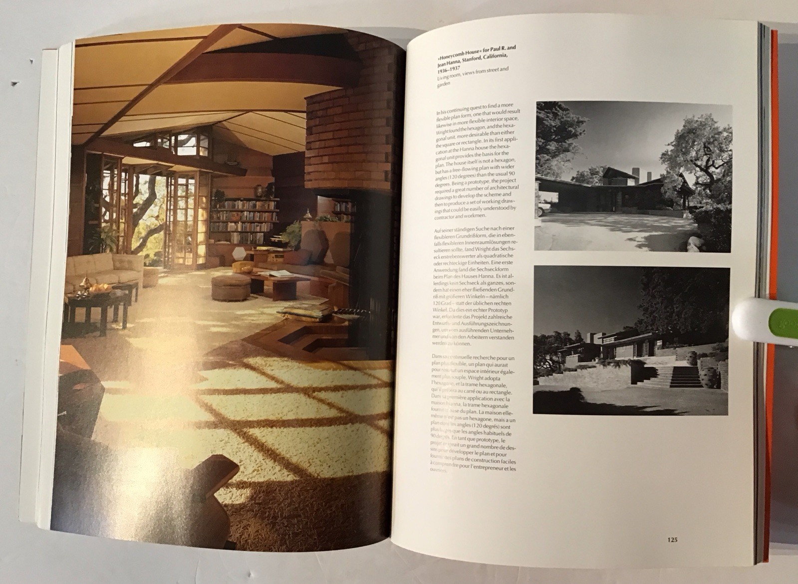 Frank Lloyd Wright Architecture Photo Book 1893-1991 Hardcover 175 Pages