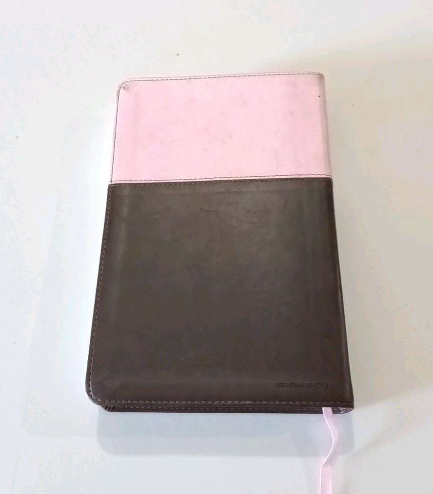 Rare „Holy Bible Gift & Award Edition“ New Living Translation Softcover Pink