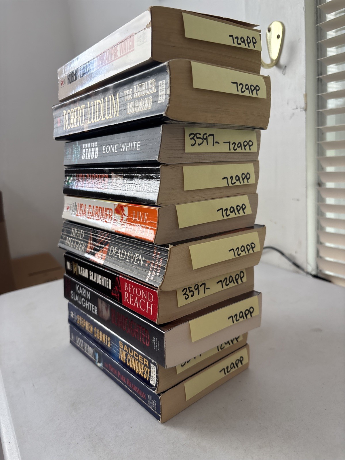 Lot of 10 – Mystery and Thrillers – Mixed Authors – FREE SHIPPING