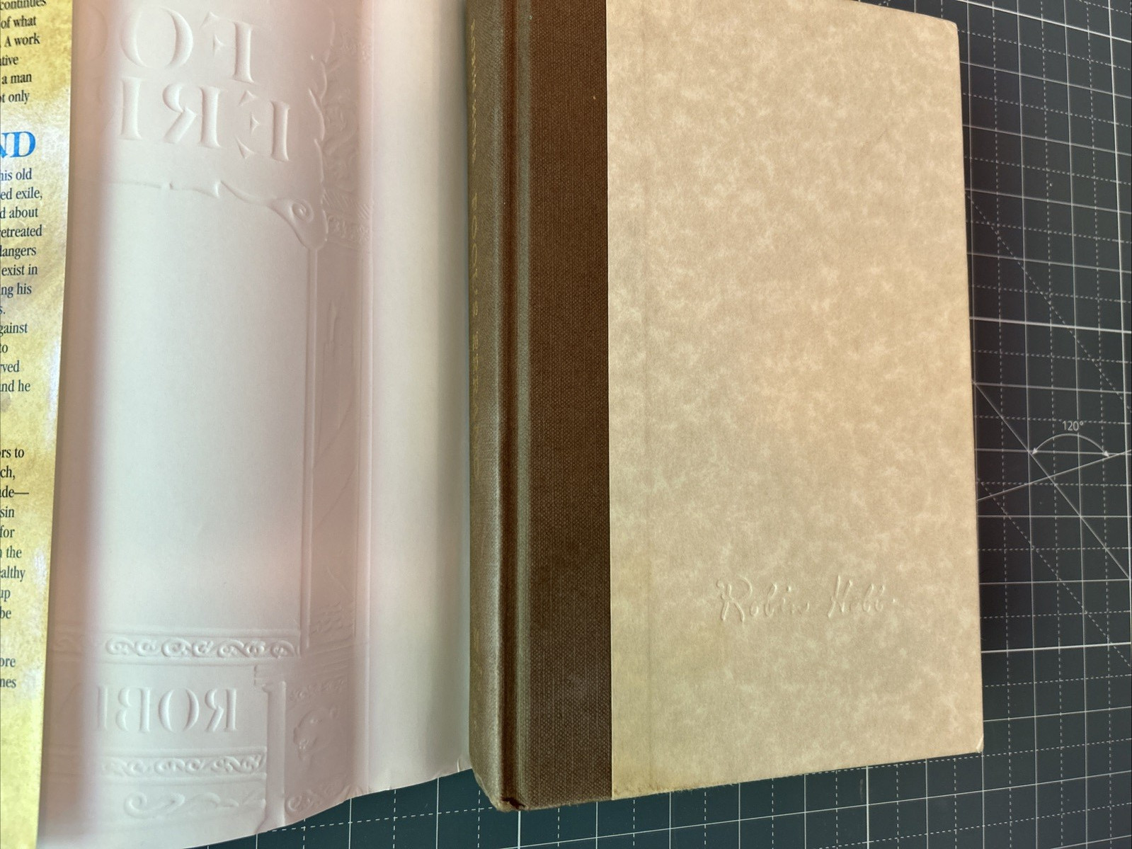 Fool’s Errand – Robin Hobb 1st Edition 1st Print – VG