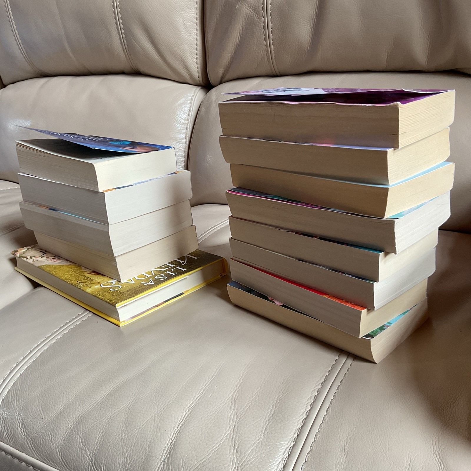 Lot 13 Lisa Kleypas – 1 Hardback and 12 Soft, 3 are 2 in 1’s