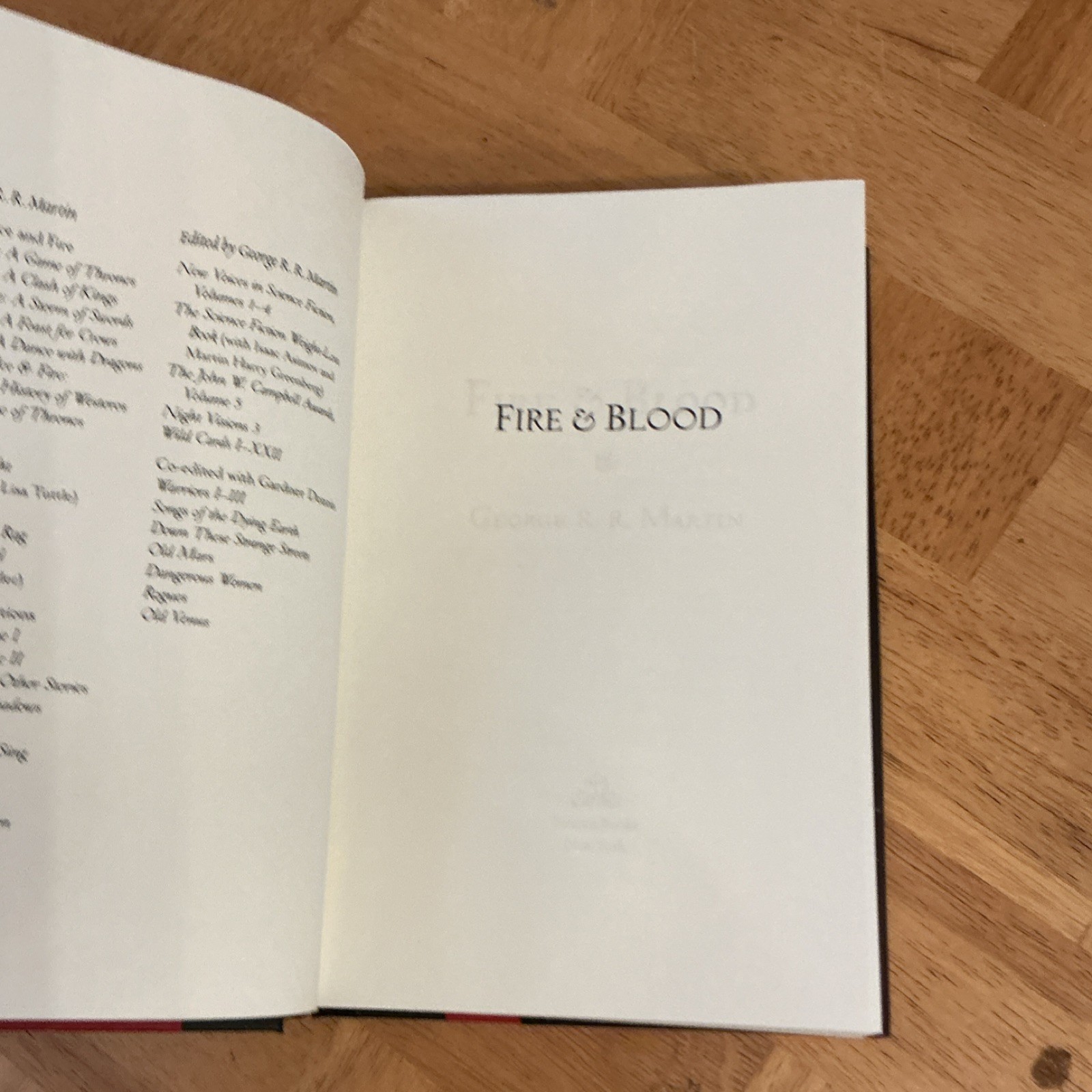 George R. R. Martin Fire and Blood Hardcover Bantam Books 2018 First Ed. Illust…