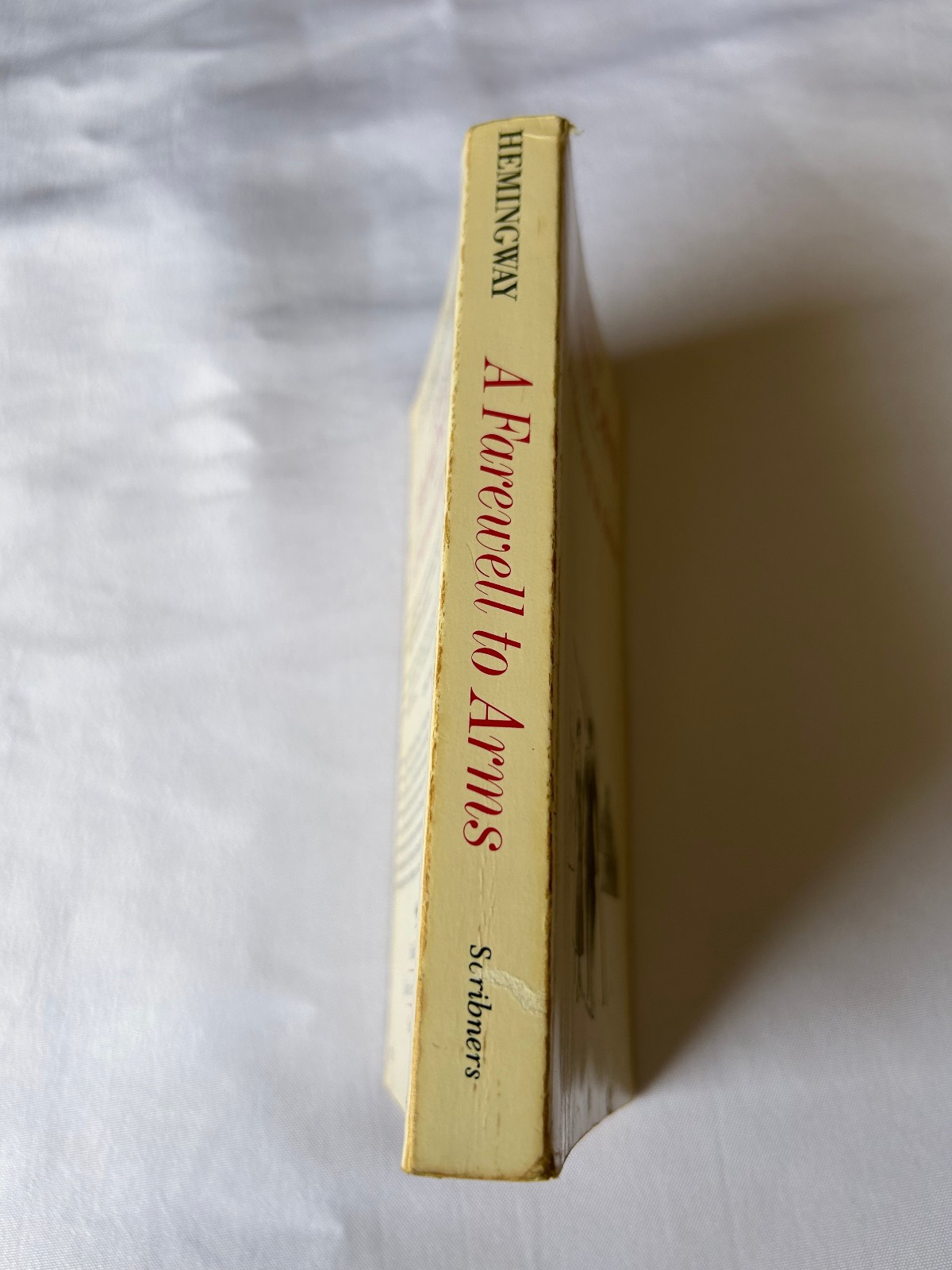 A Farewell to Arms, Ernest Hemingway, paperback 1957