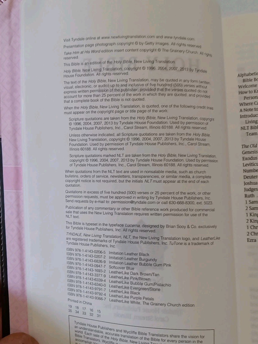 Rare „Holy Bible Gift & Award Edition“ New Living Translation Softcover Pink