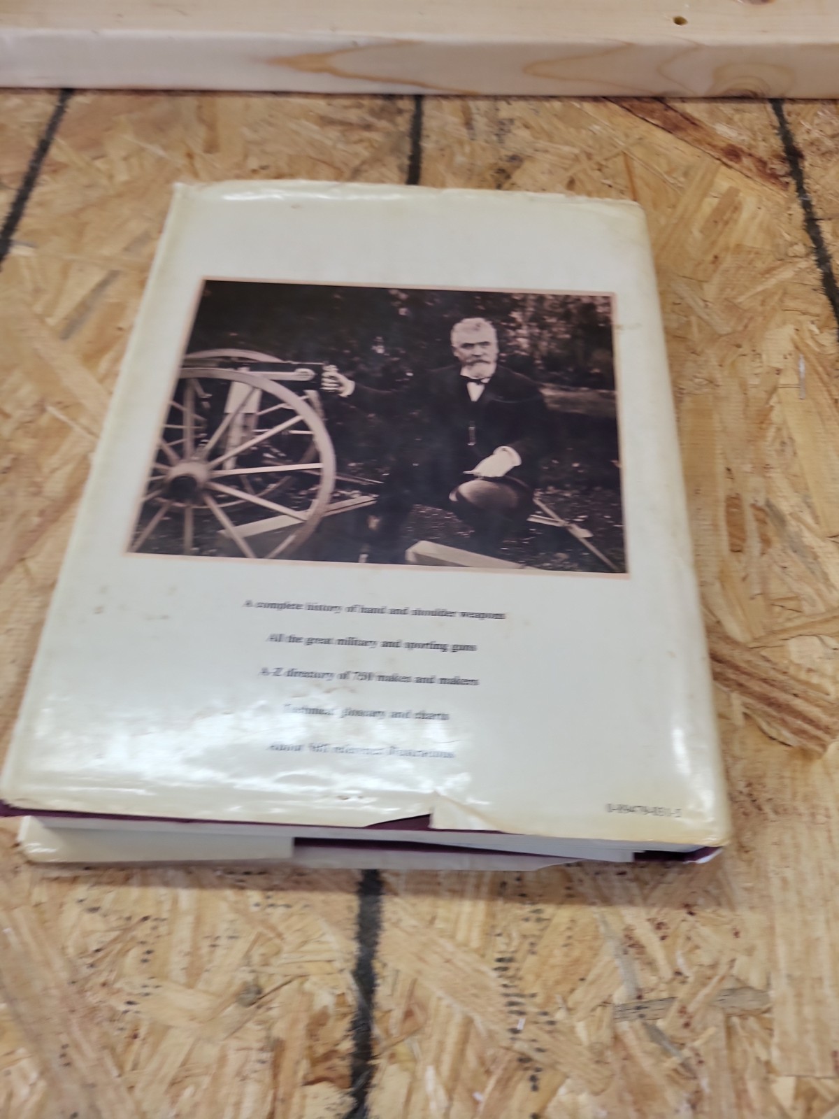 Complete Illustrated Encyclopedia of the World’s Firearms by Ian V. Hogg Book