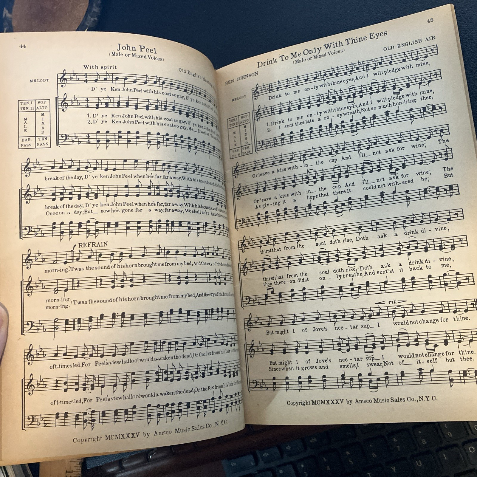 EVERYBODY’S FAVORITE COMMUNITY SONGS Song Book 1935 AMSCO Music Publishing
