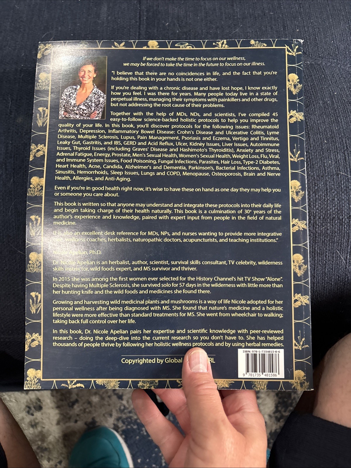 The Holistic Guide to Wellness by Nicole Apelian English Paperback Book