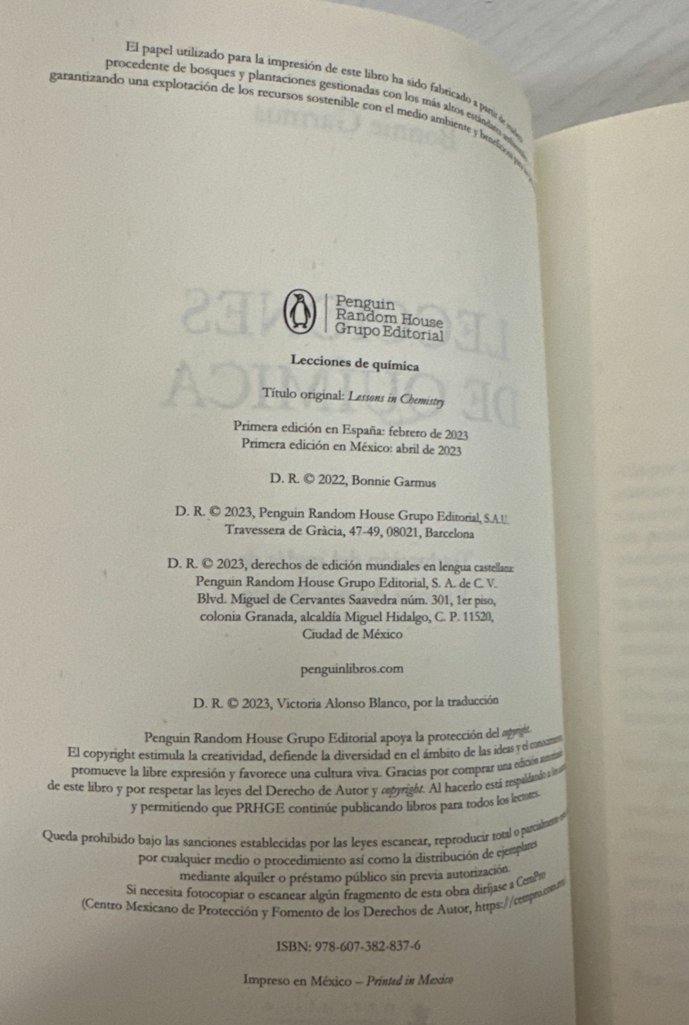 Lecciones de Química – Bonnie Garmus (Salamandra, 2023) – Very Good Cond.