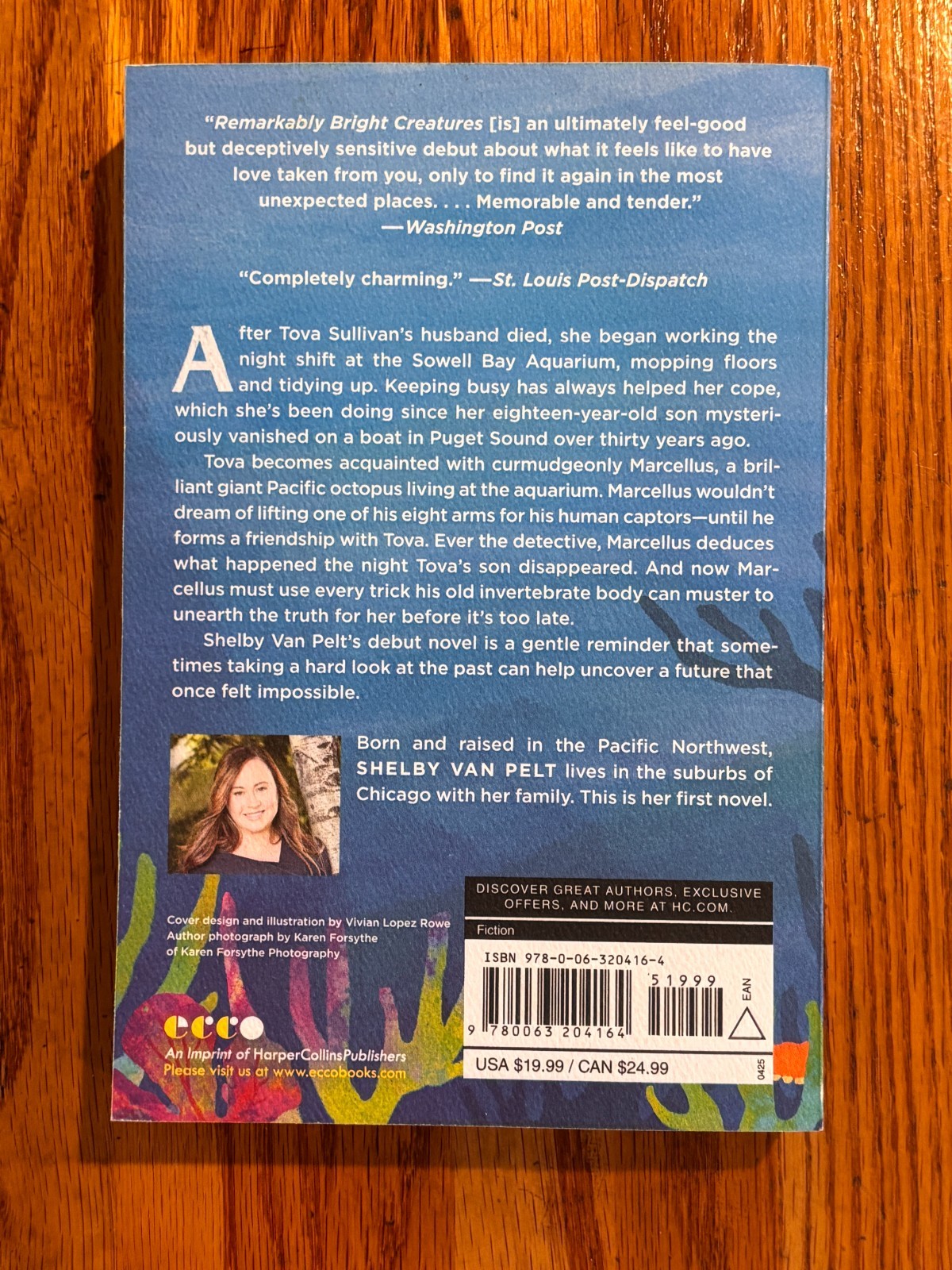 Shelby Van Pelt Trade Paperback w/sprayed edges REMARKABLY BRIGHT CREATURES