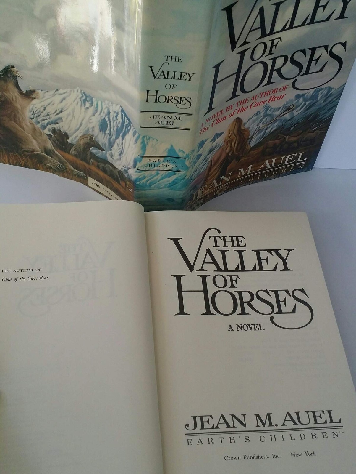 The Valley of Horses (Earth’s Children, 2) – Auel, Jean M. – Good – See cond…