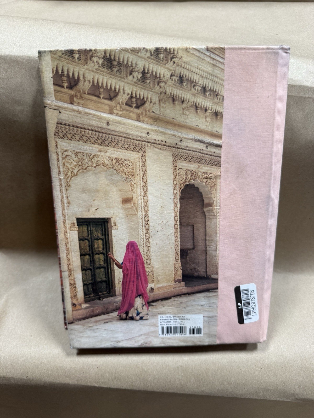 Christine Chitnis – Patterns of India : A Journey Through Colors SEE DESCRIPTION