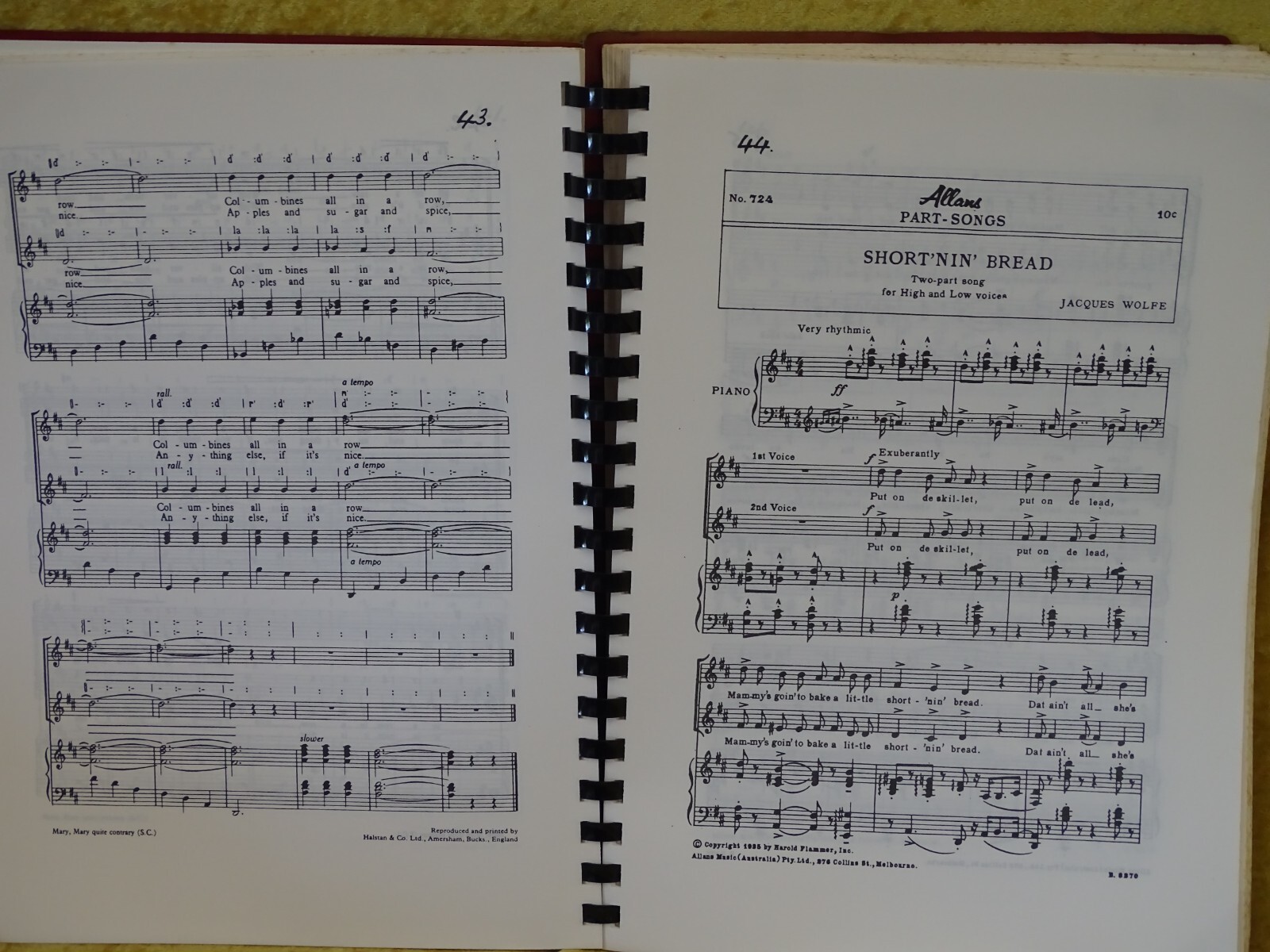 AUSTRALIAN GIRLS CHOIR 493 page 106 songs SHEET MUSIC BOOK Pop Classic Carols ++