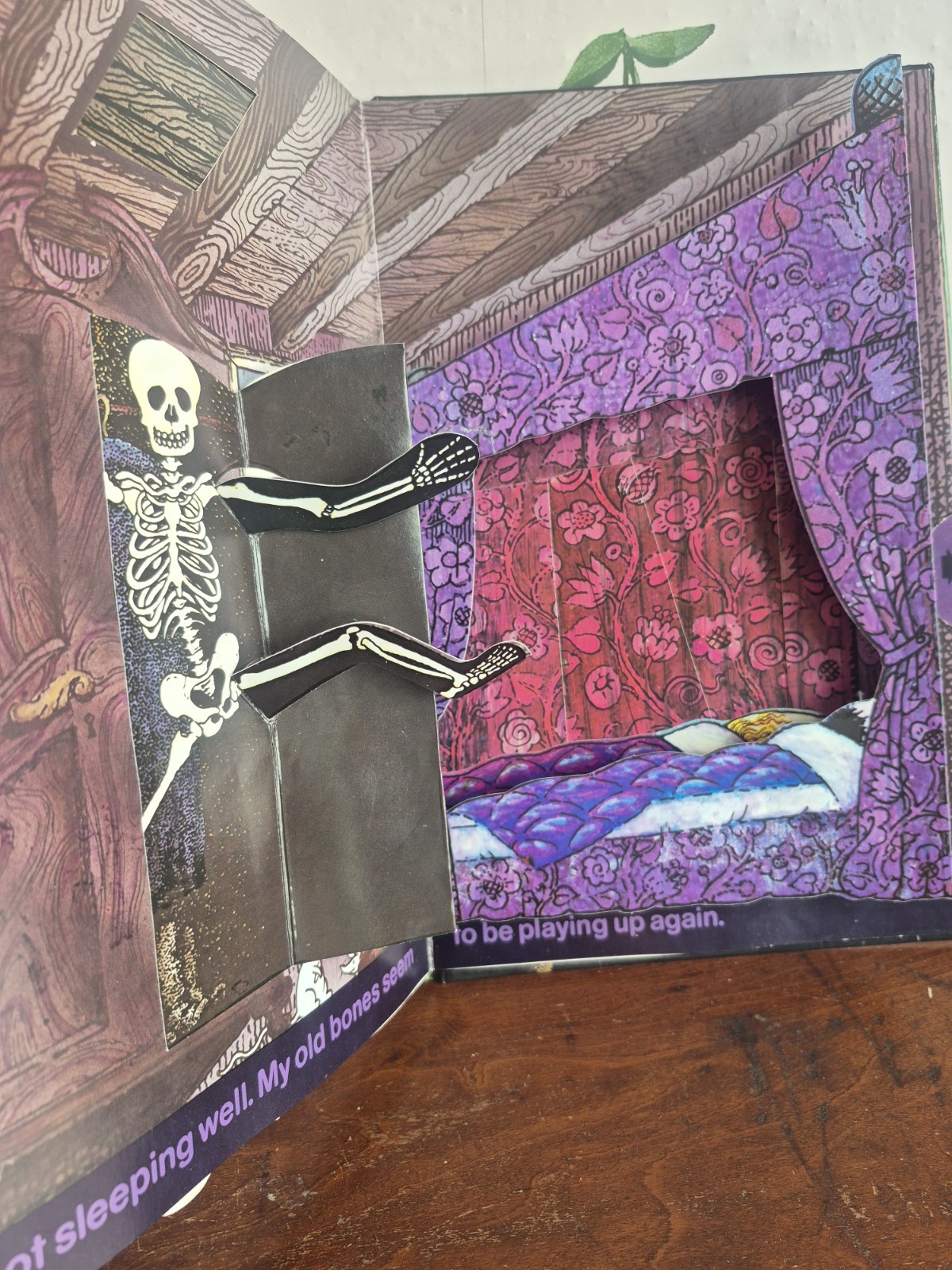 PAIR Jan Pienkowski Vtg Hardcover Pop-up Books Haunted House 1979, Robot 1981