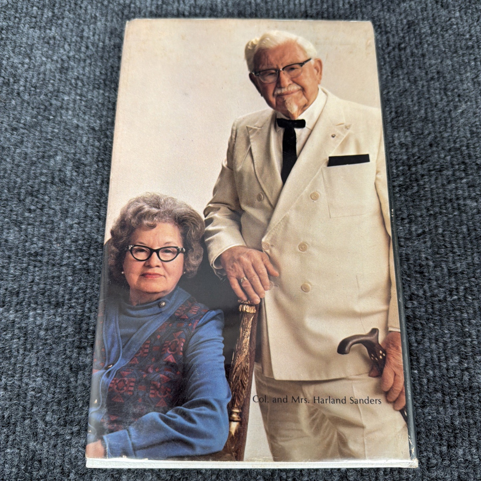 Life As I Have Known It Has Been Finger Lickin‘ Good by Col Harland Sanders 1974