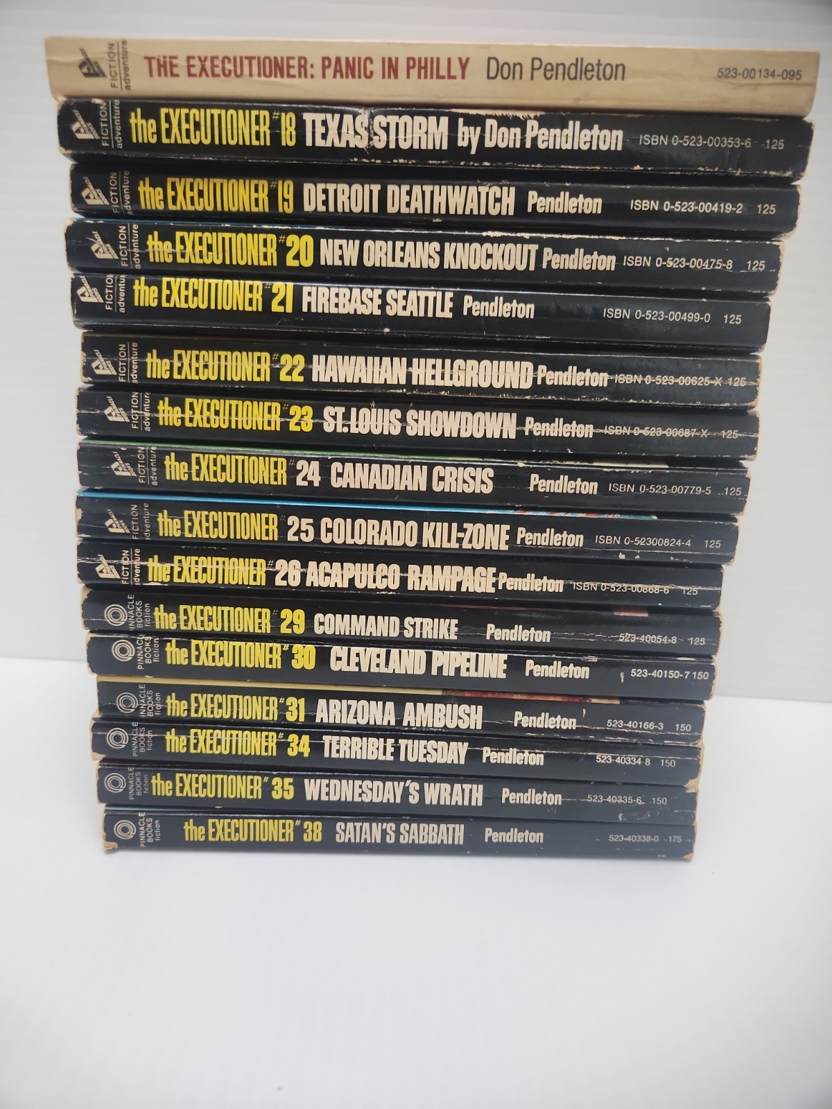 Don Pendleton Mack Bolan The Executioner Lot #14 #15 #18-26 #29-#32 #34 #35 #38