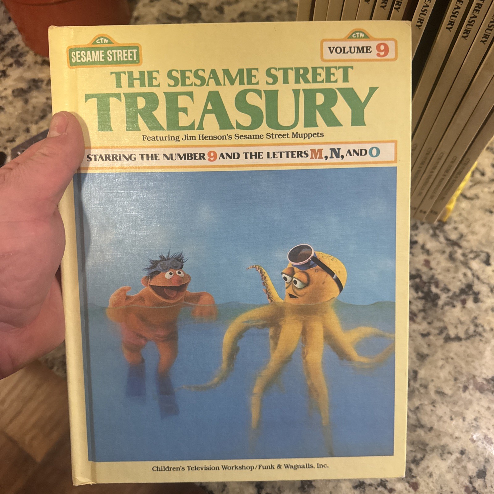 Complete Sesame Street Treasury Set 1-15 w/ Big Bird Holder 1983 CTW Books