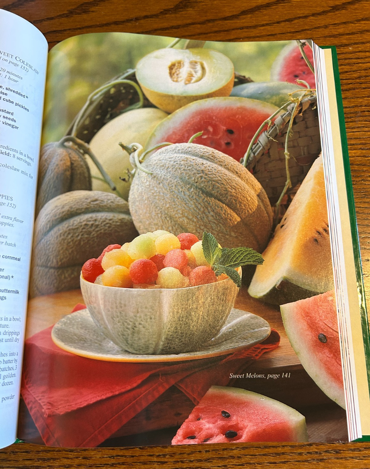 Southern Living 2001 Annual Recipes Hardcover Cook Book Cooking 368 Pages