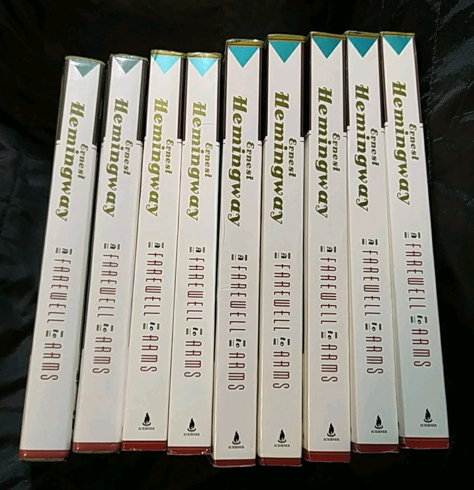 A FAREWELL TO ARMS HEMINGWAY CLASSROOM SET 9 BOOKS PB & HB WW1 CLASSIC 1995
