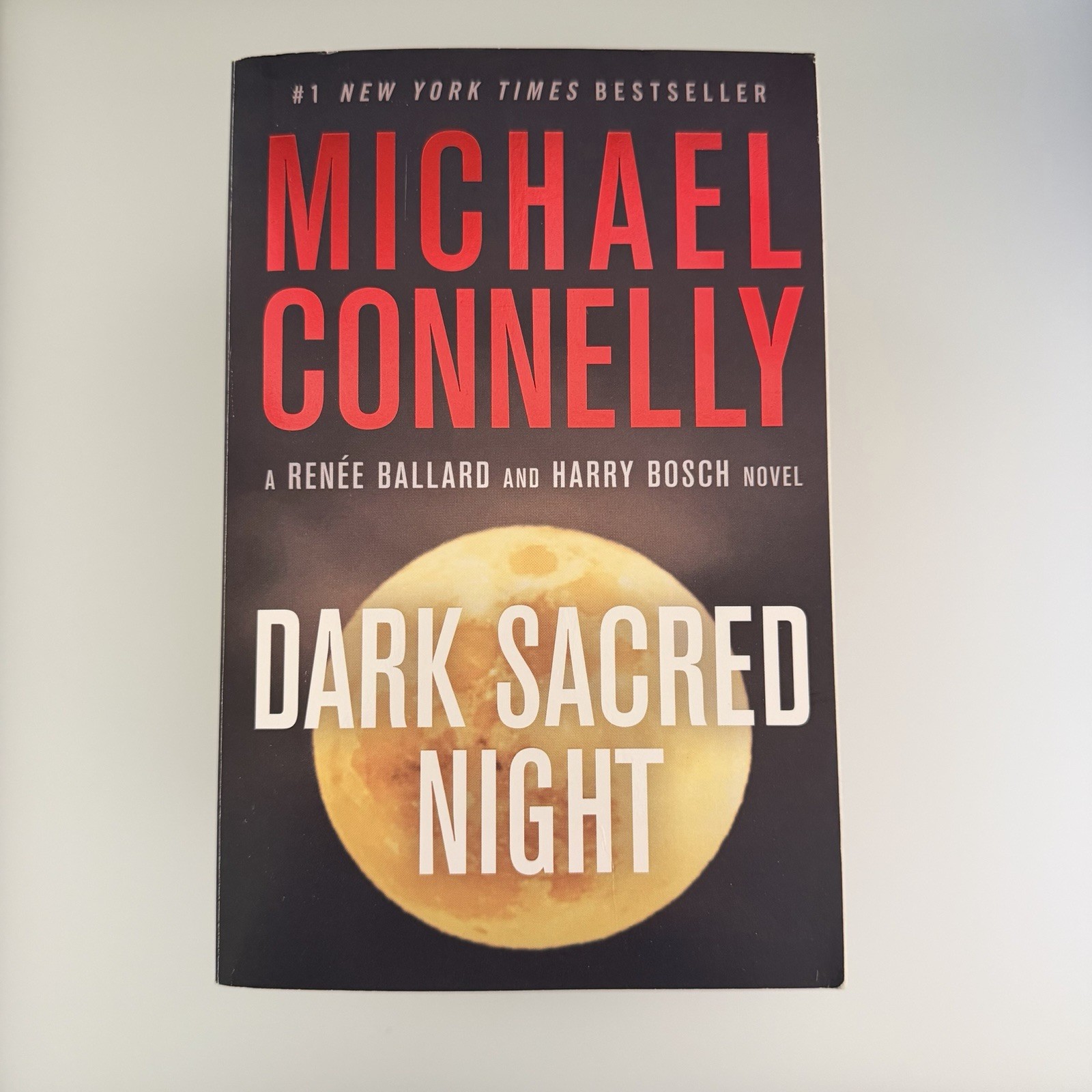 Lot of 6 Michael Connelly Paperback Books