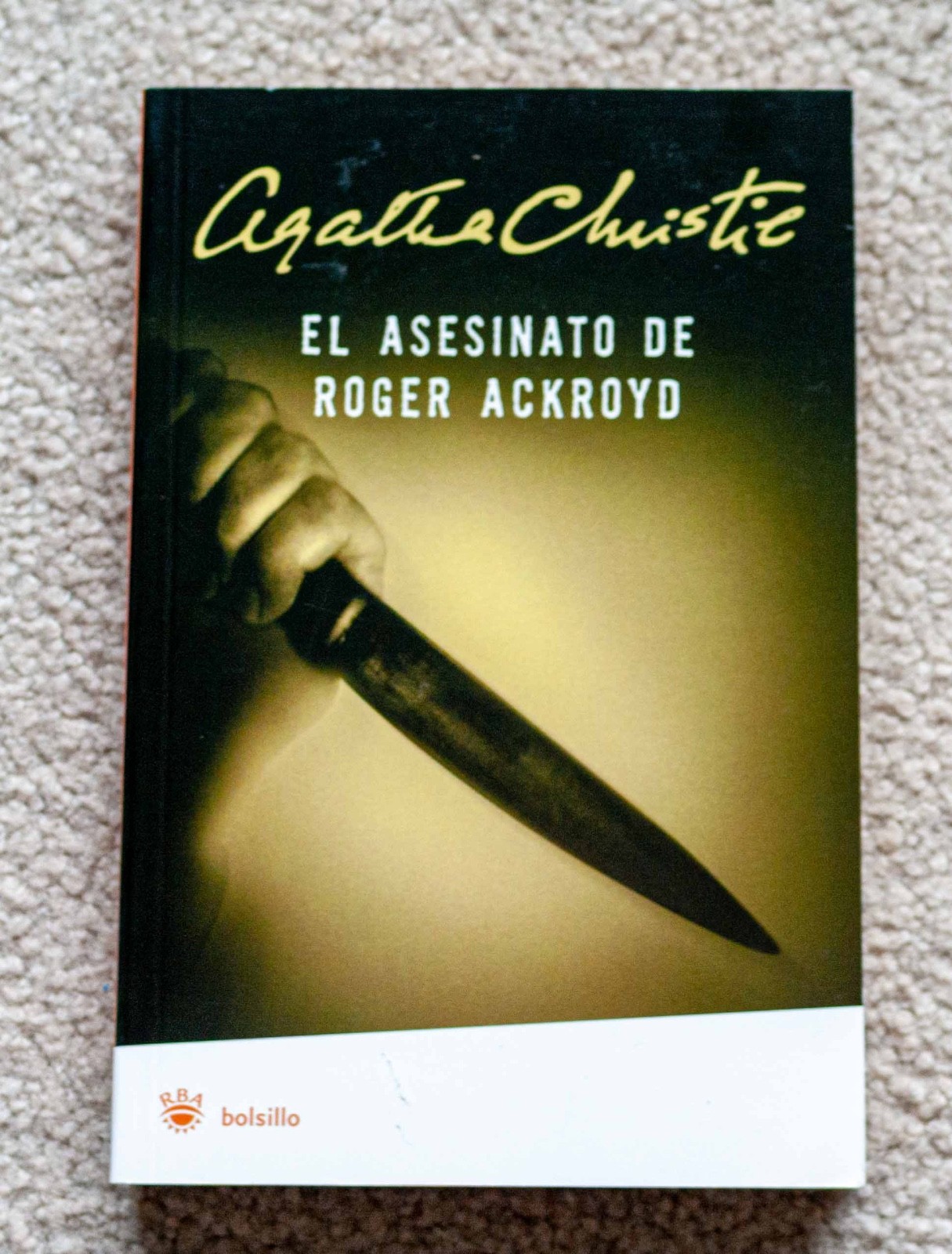 El Asesinato de Roger Ackroyd by Agatha Christie – Spanish Paperback, 269 pages