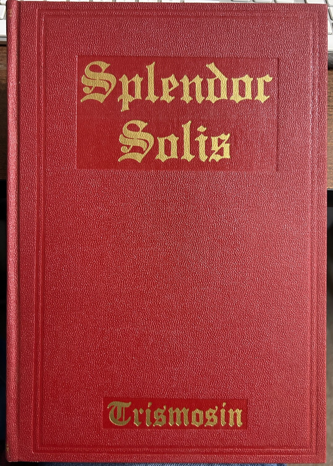 Splendor Solis Alchemical Treatises of Solomon Trismosin Yogi Publication