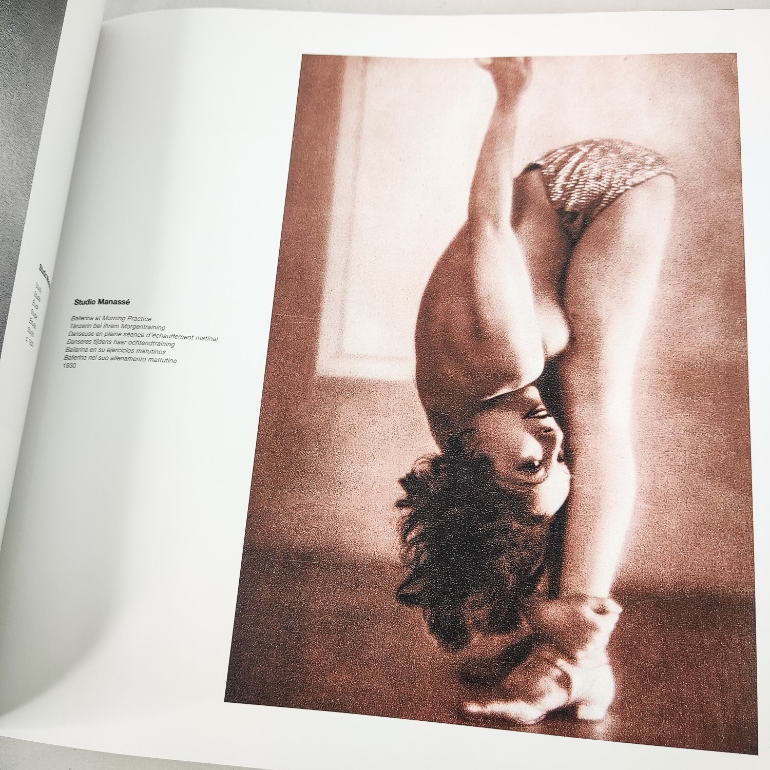 THE STORY OF NUDE PHOTOGRAPHY – HARDCOVER BOOK | SCALA GROUP 504 PAGES