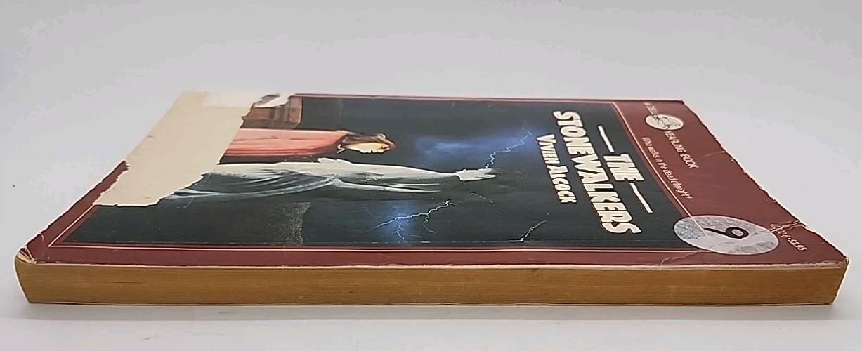 Stonewalkers by Vivien Alcock (1990, Digest Paperback)