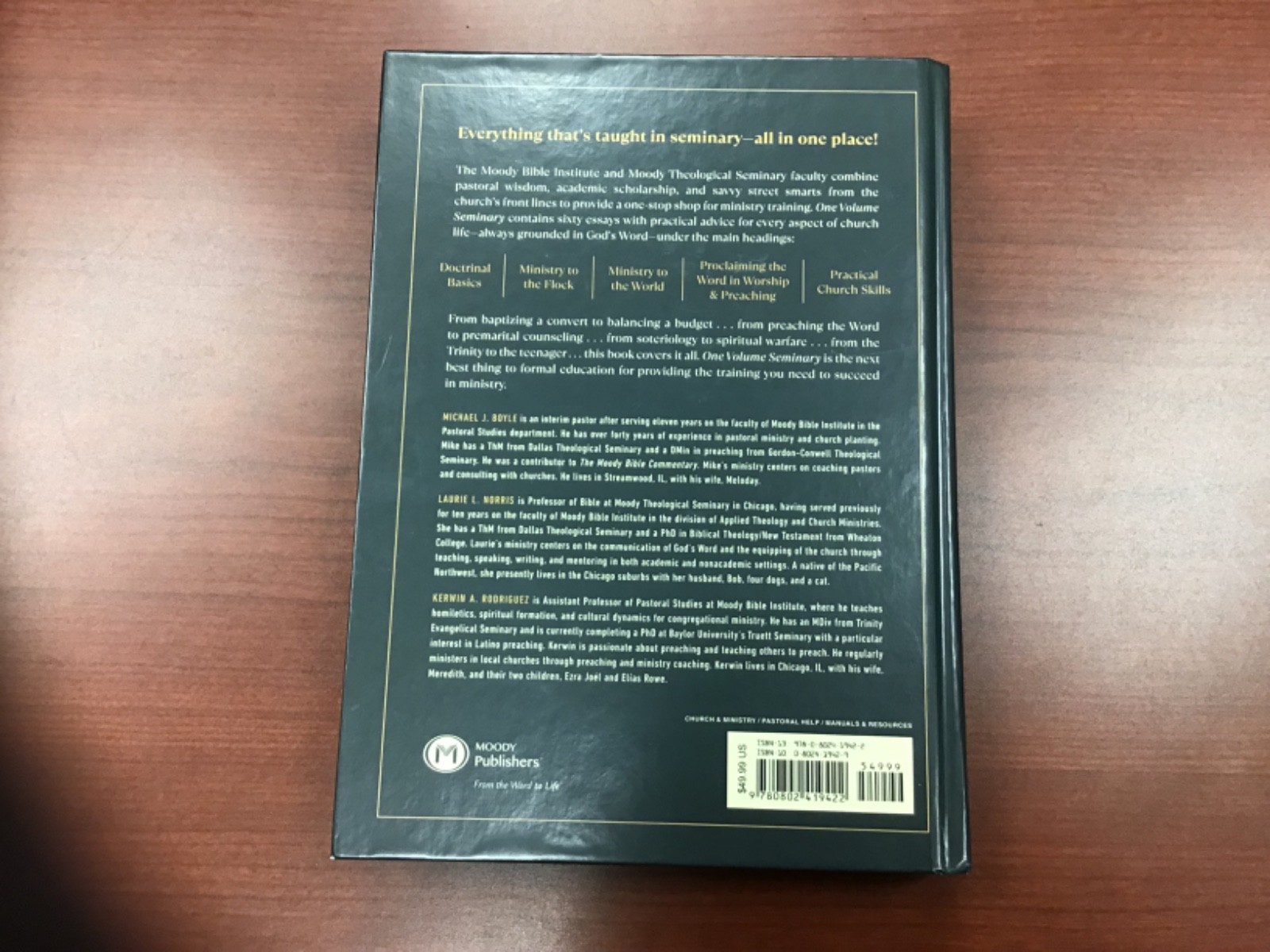One Volume Seminary: A Complete Ministry Education From the Faculty of Moody B..