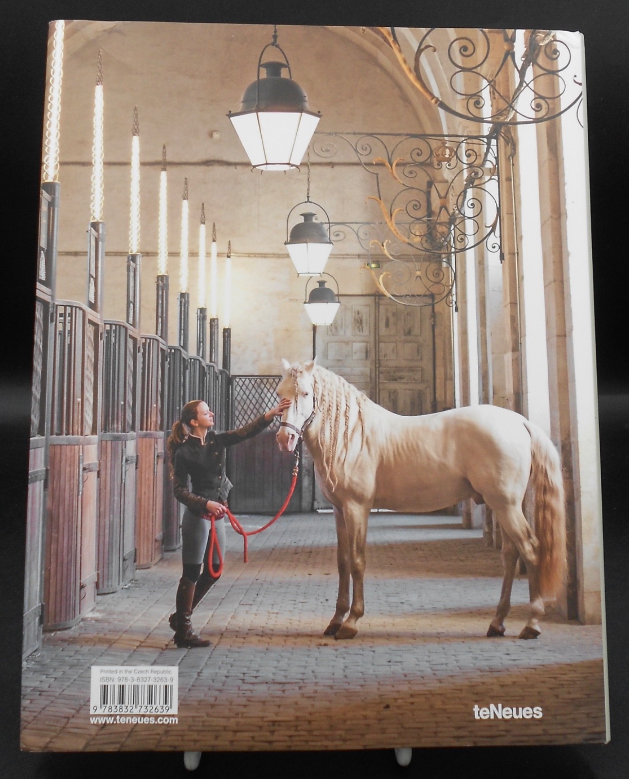 THE STYLISH LIFE: EQUESTRIAN by VICKY MOON 2015, HC/DJ VERY GOOD PLUS