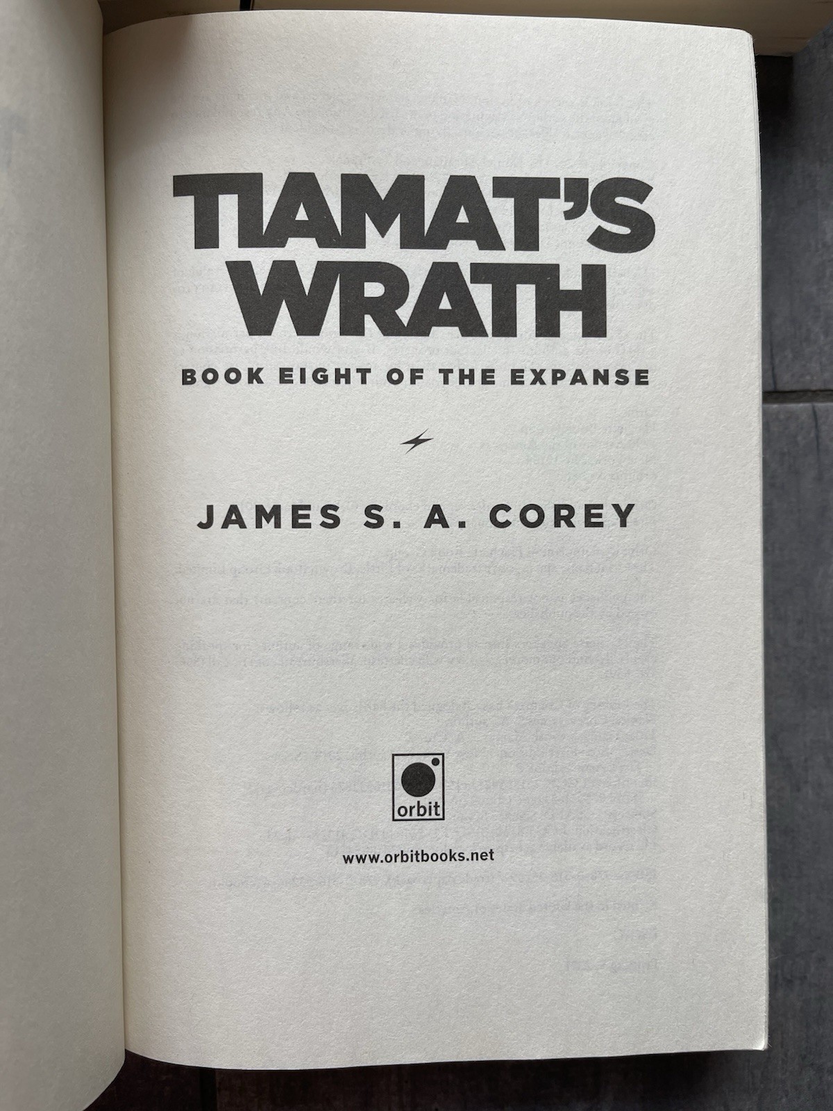 The Expanse Series 1, 2, 3, 8 Paperback Books Lot (James S. A. Corey, Orbit)