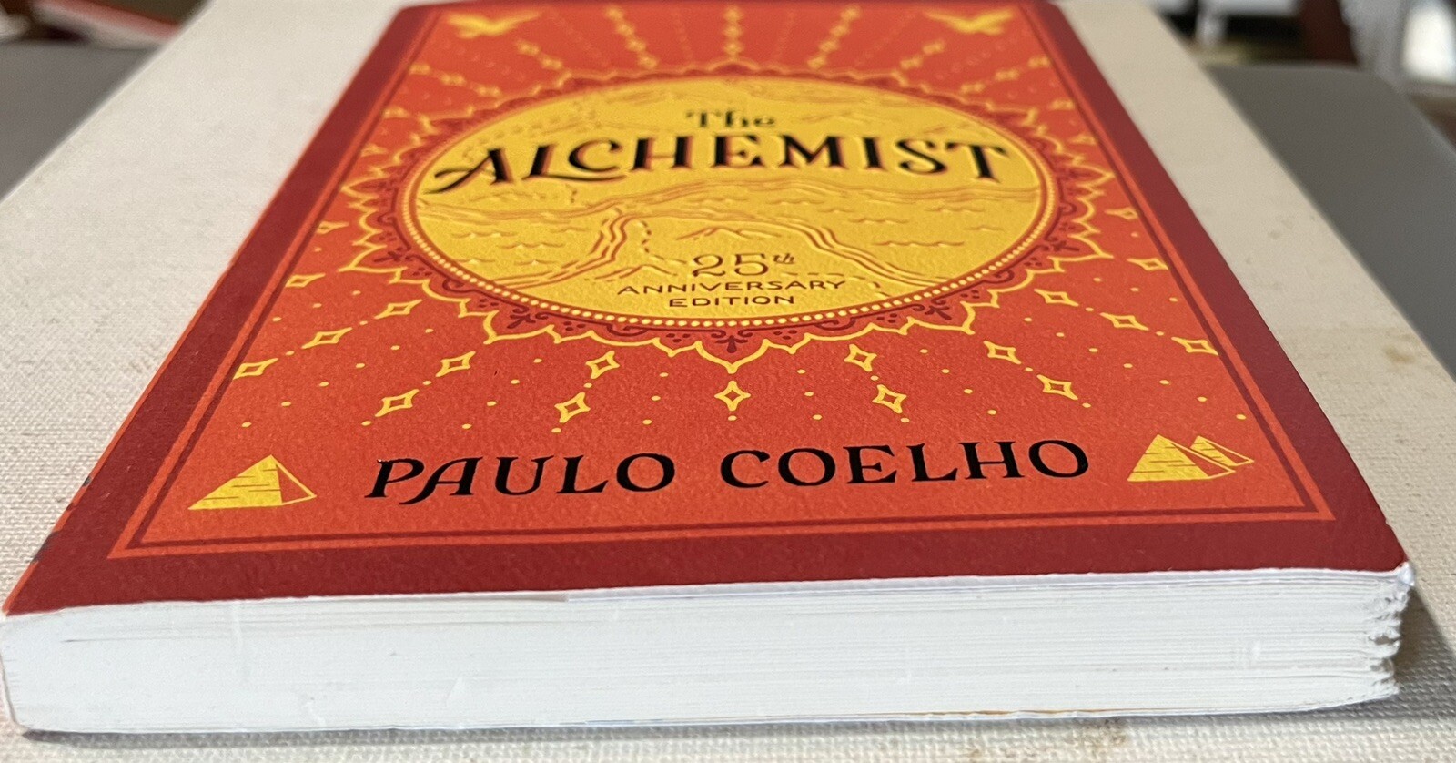The Alchemist, 25th Anniversary: A Fable About Following Your Dream Paulo Coelho