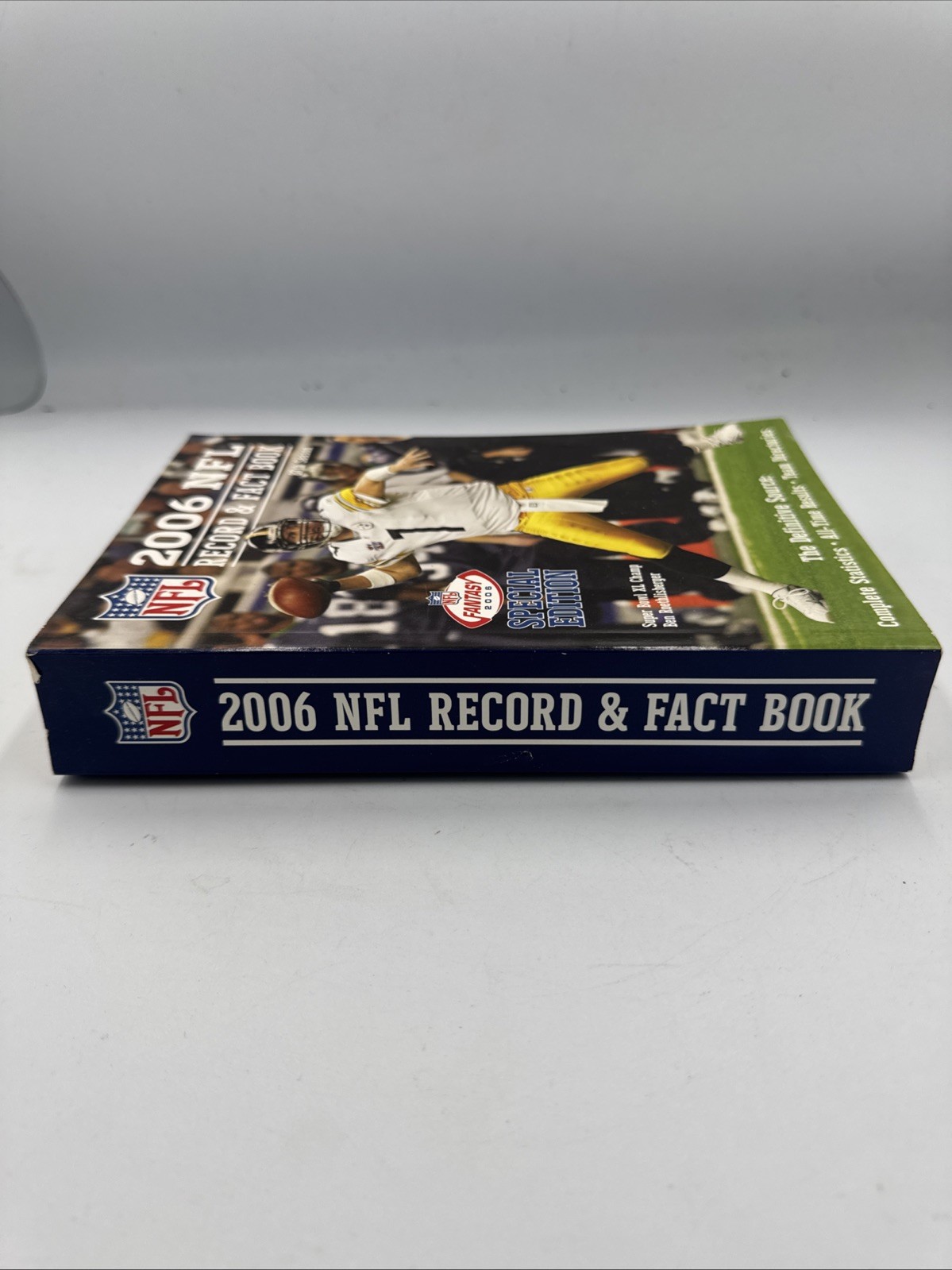 2006 NFL Record Fact Book (Official NFL Record Fact Book) – VERY GOOD