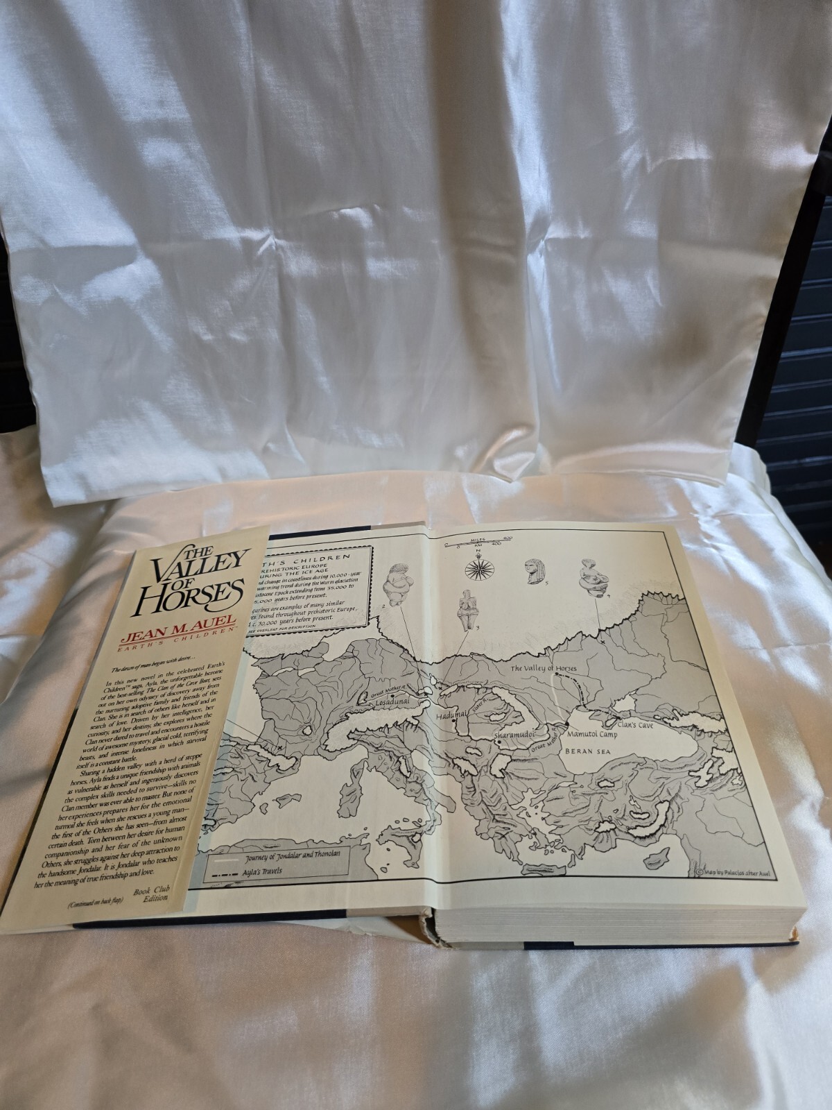 Earth’s Children Ser.: The Valley of Horses by Jean M. Auel (1982, Hardcover)