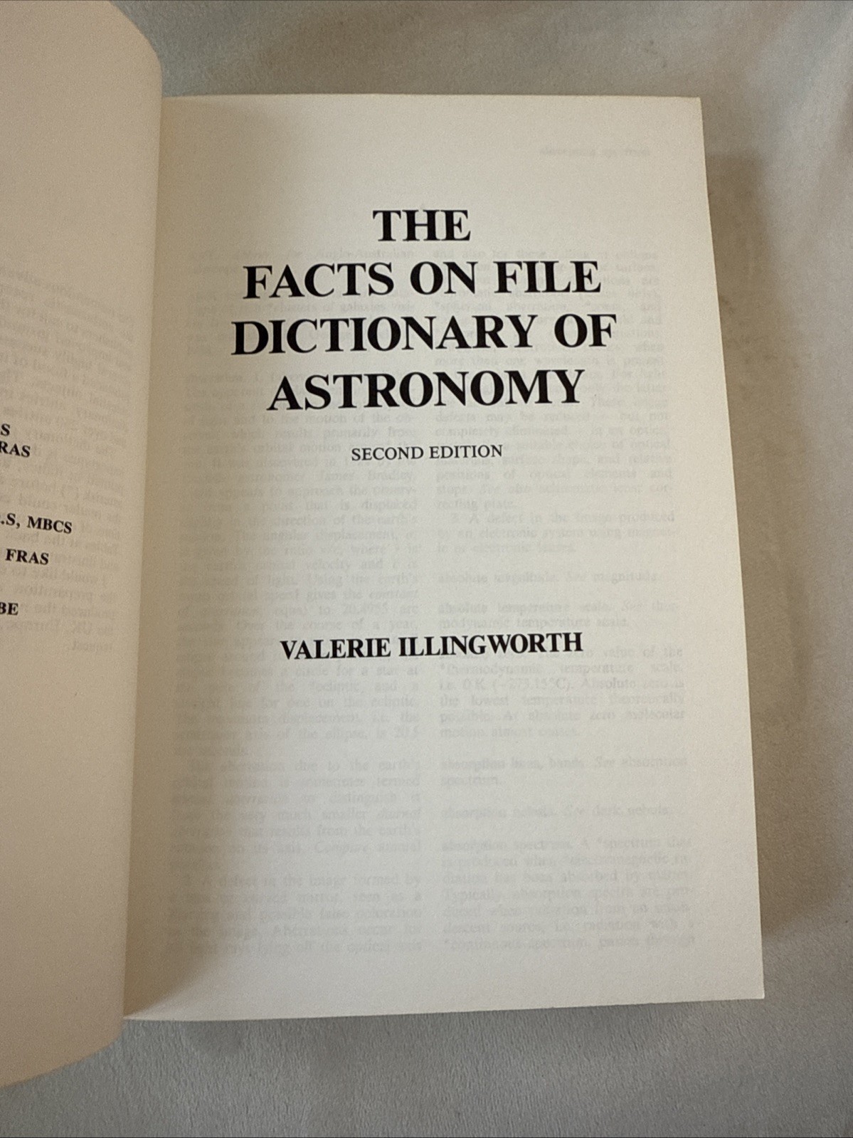 THE FACTS ON FILE DICTIONARY OF ASTRONOMY By Valerie Illingworth & Facts On Inc