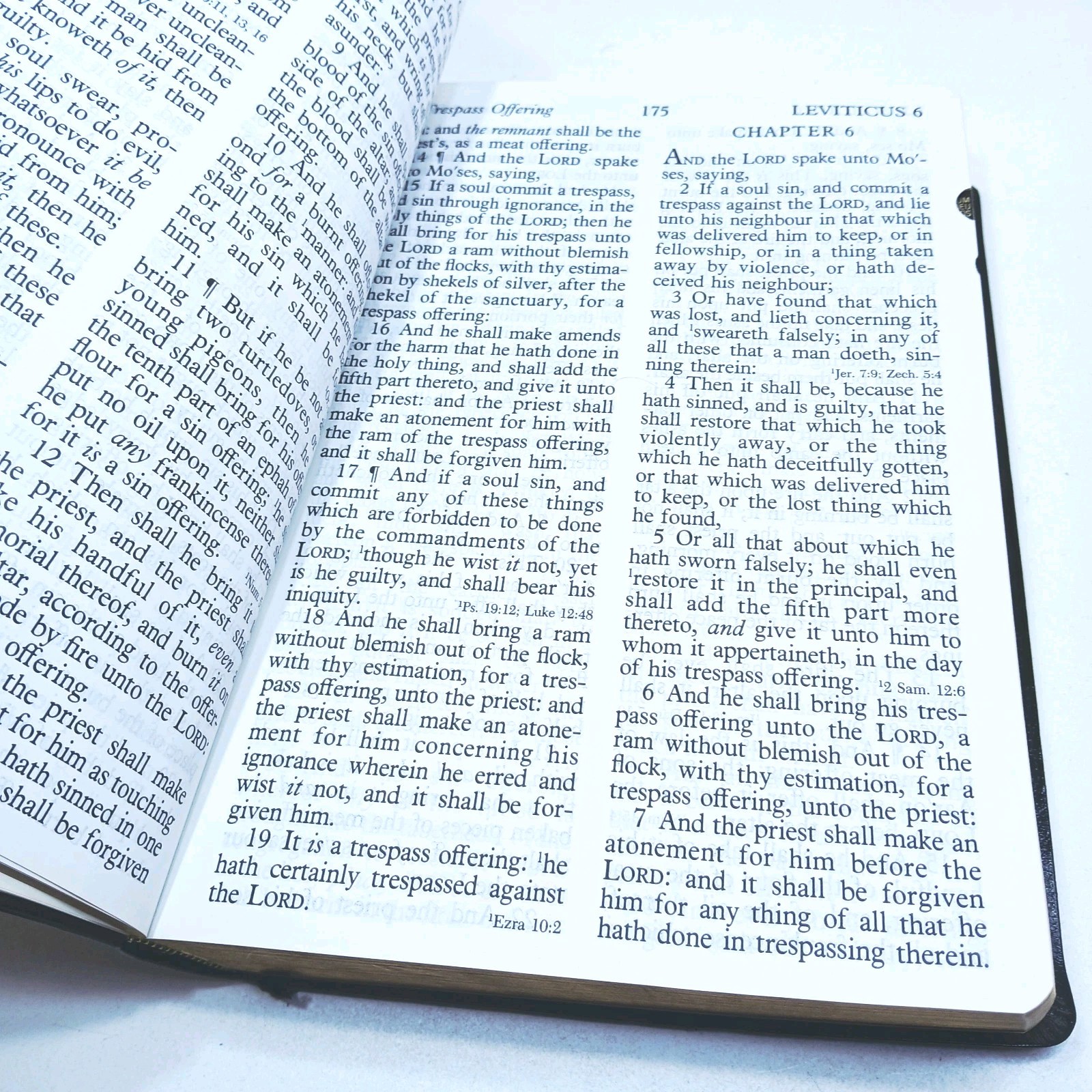 1996 HOLMAN SUPER GIANT HOLY BIBLE Imitation Black Leather Conc & Maps