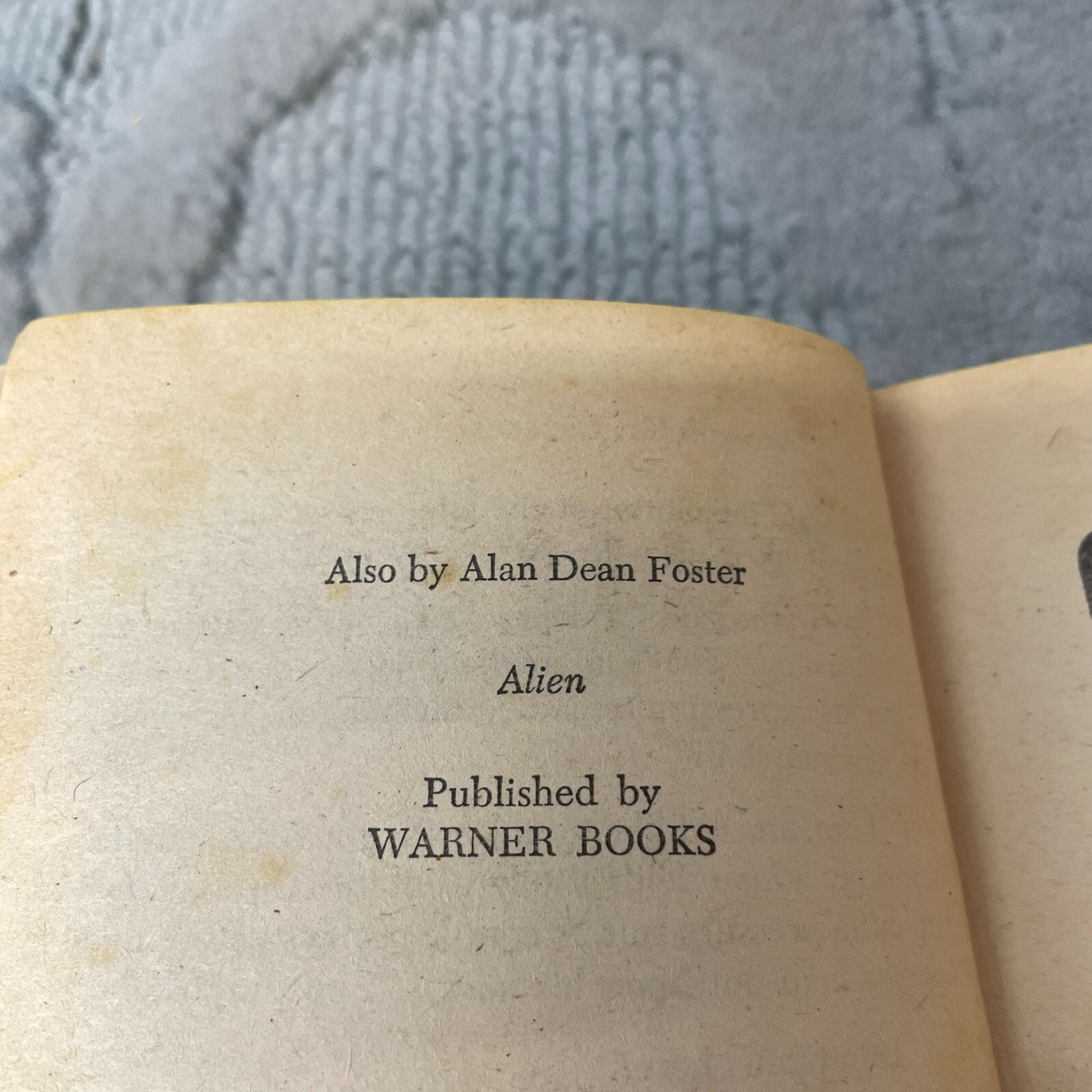 Outland Science Fiction Paperback Book by Alan Dean Foster Warner Books 1981