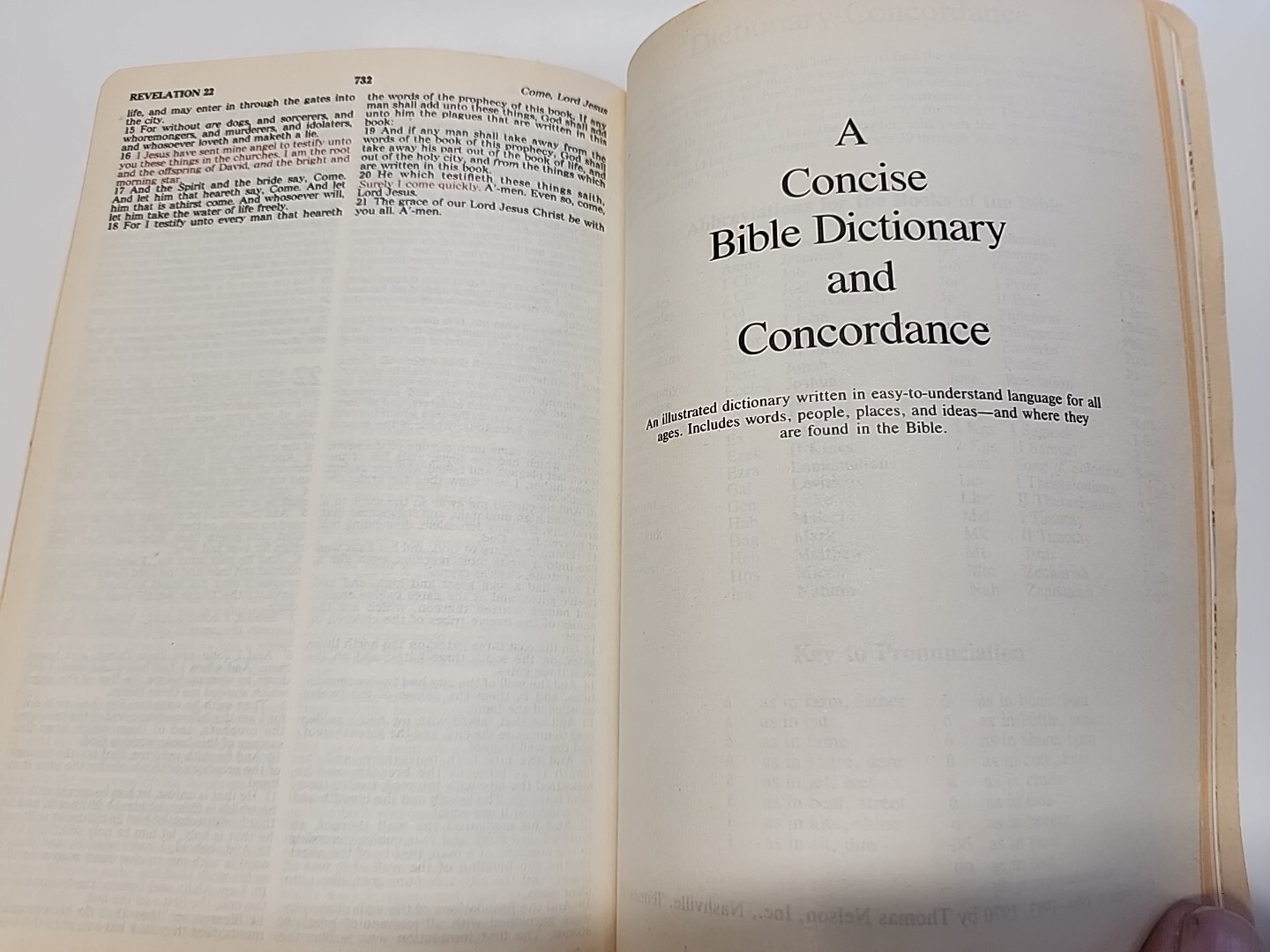 HOLY BIBLE Regency Words of Christ in Red Nelson Pub. King James Version 1977