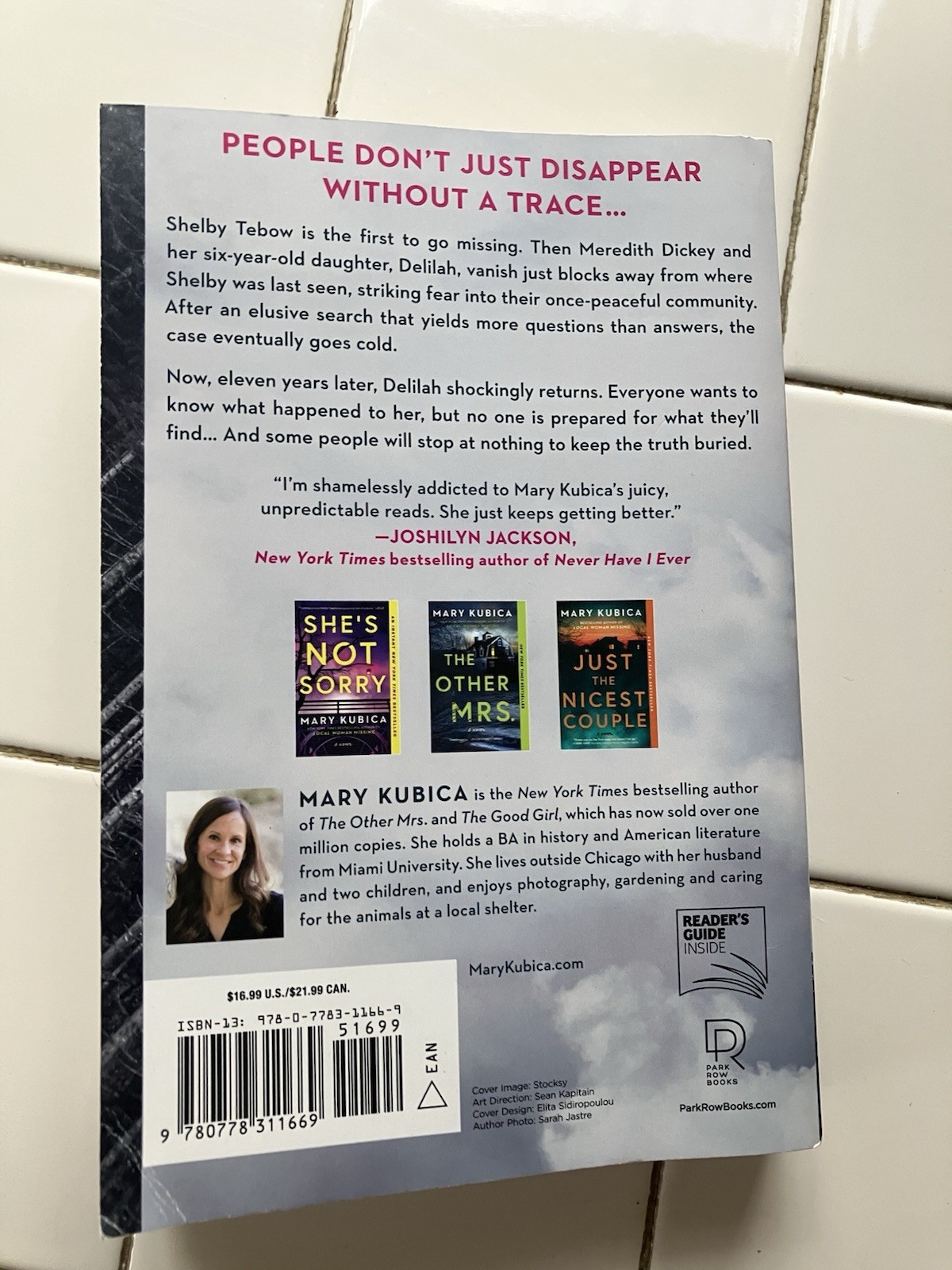 Local Woman Missing : A Novel of Domestic Suspense by Mary Kubica paperback