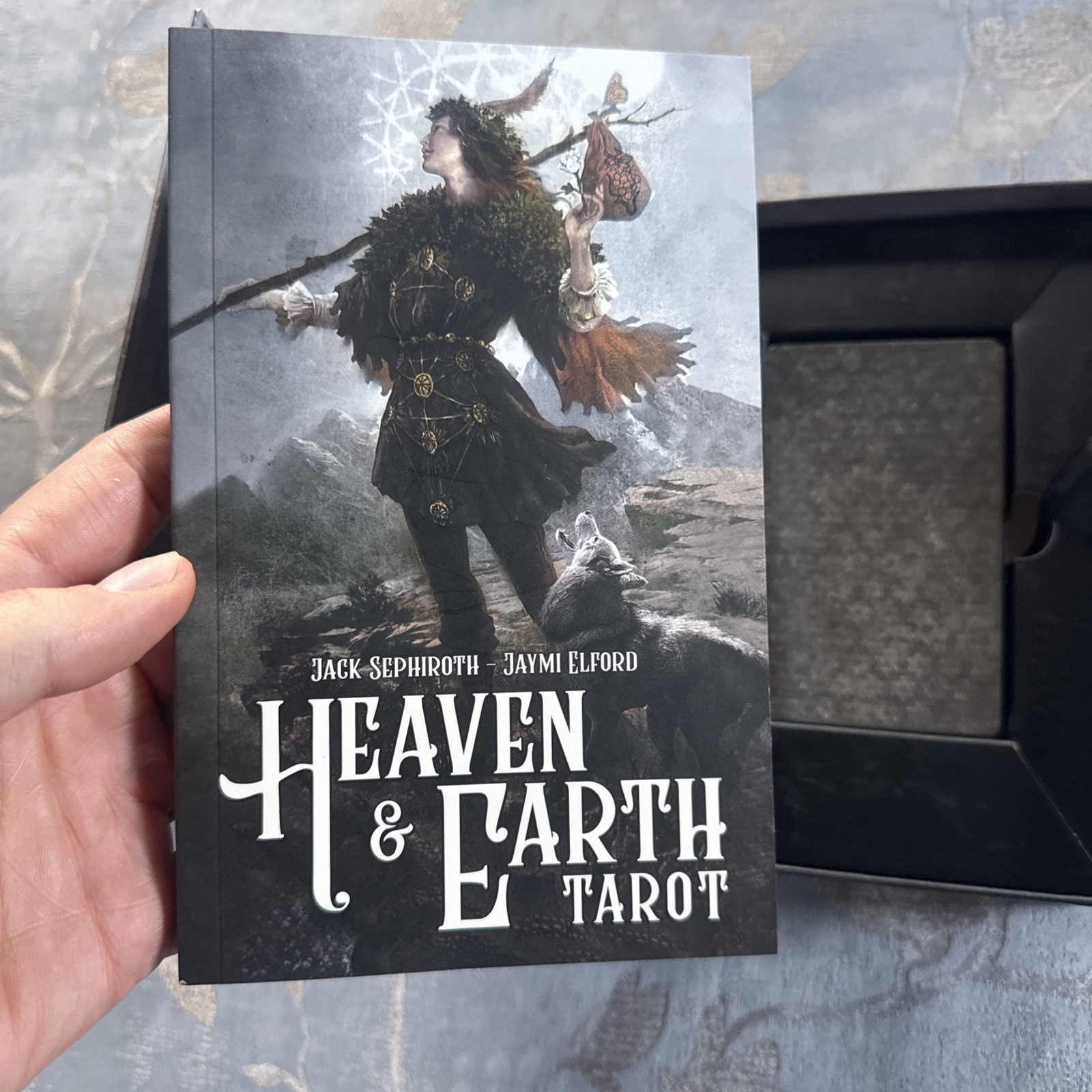 Heaven & Earth Tarot Deck And Book LO Scarabeo